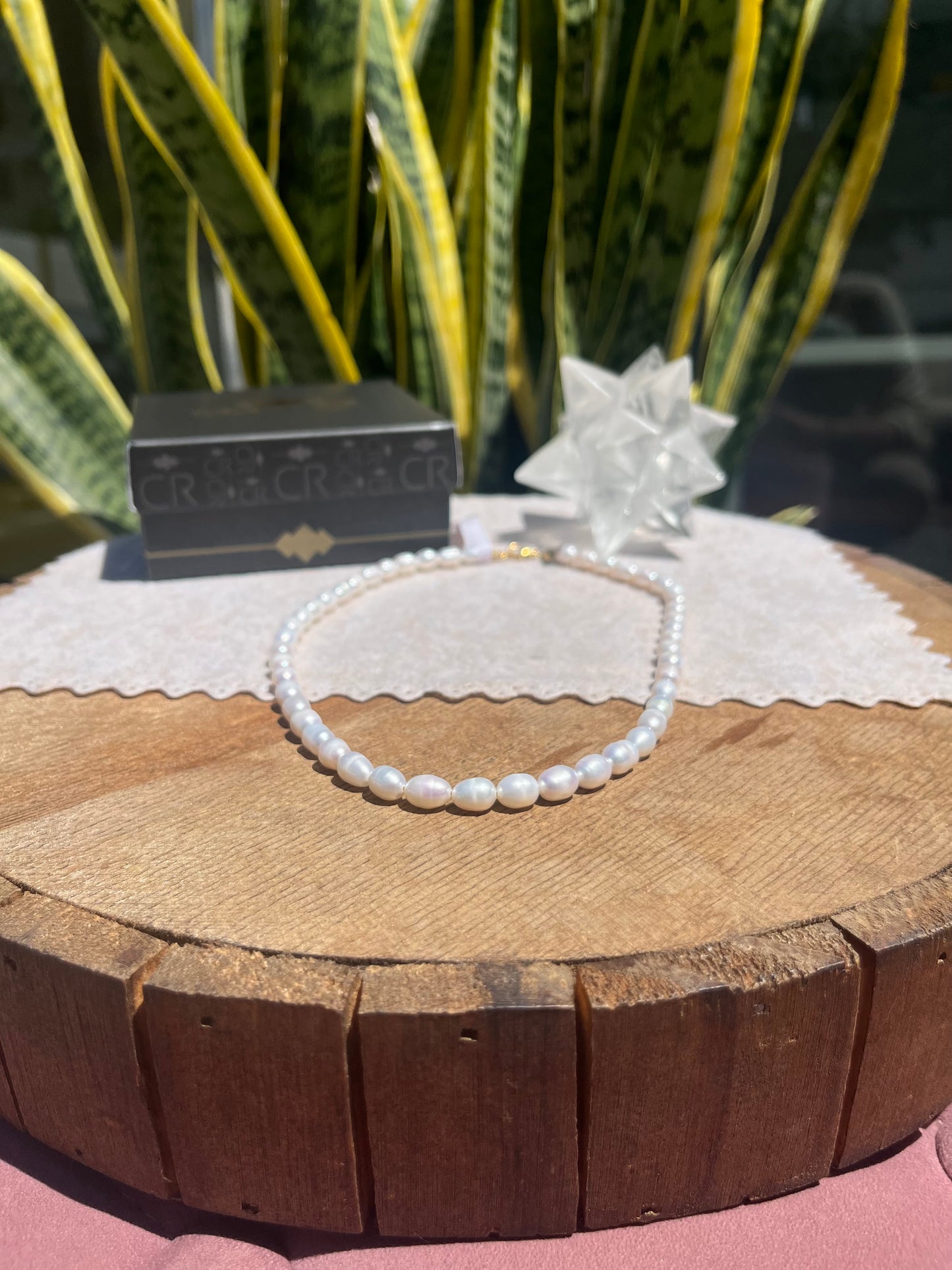 CR Choker | Colar Pérolas – Feminilidade, Pureza e Nobreza (Banho Ouro 18K)