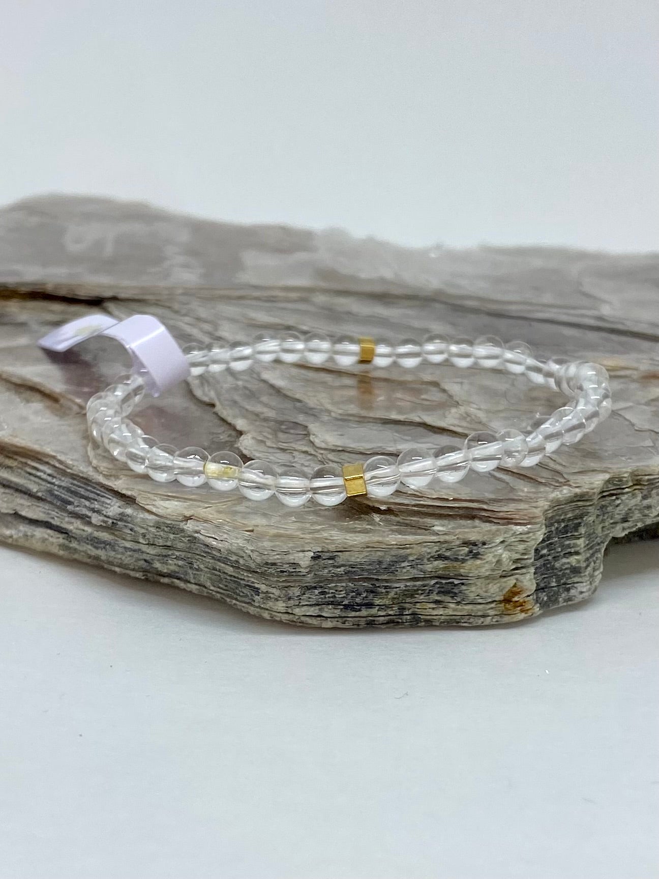 CR Line | Quartzo Cristal – Luz, Clareza e Equilíbrio (Banho Ouro 18K)