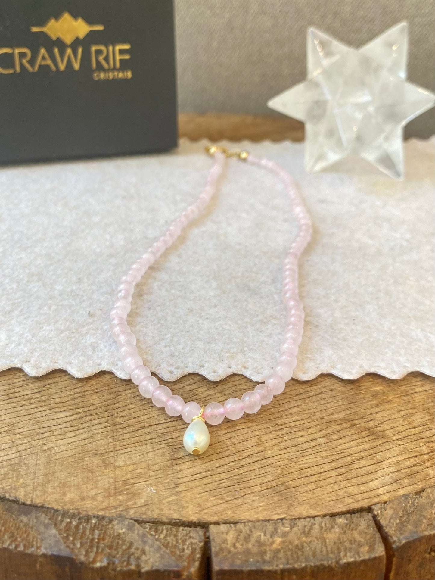 CR Choker | Colar Quartzo Rosa e Pérola – Paz, Amor e Autoestima (Banho Ouro 18K)