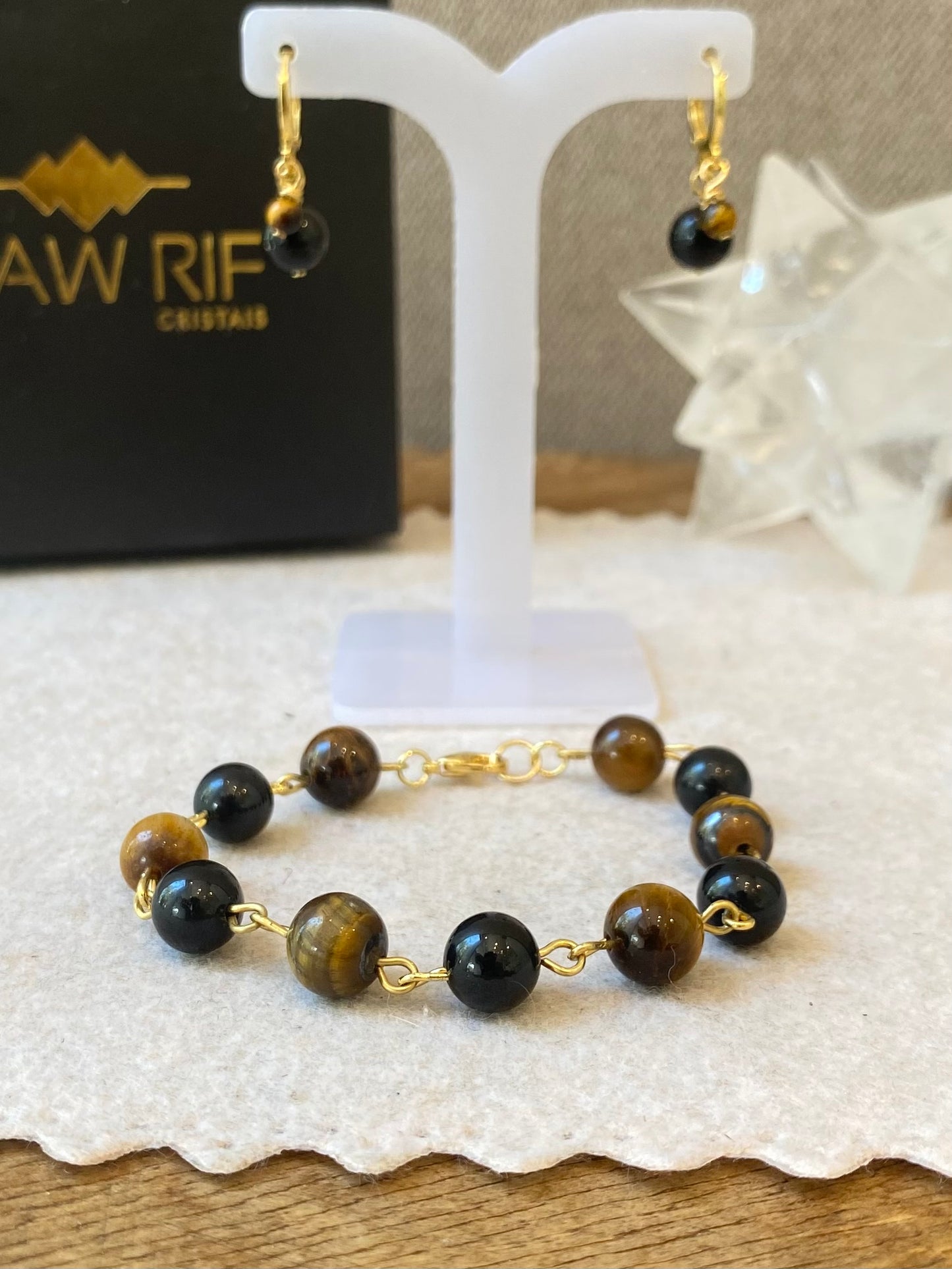 CR Conjunto | Pulseira e Brinco Olho de Tigre e Turmalina Negra – Proteção, Clareza e Prosperidade (Banho Ouro 18K)