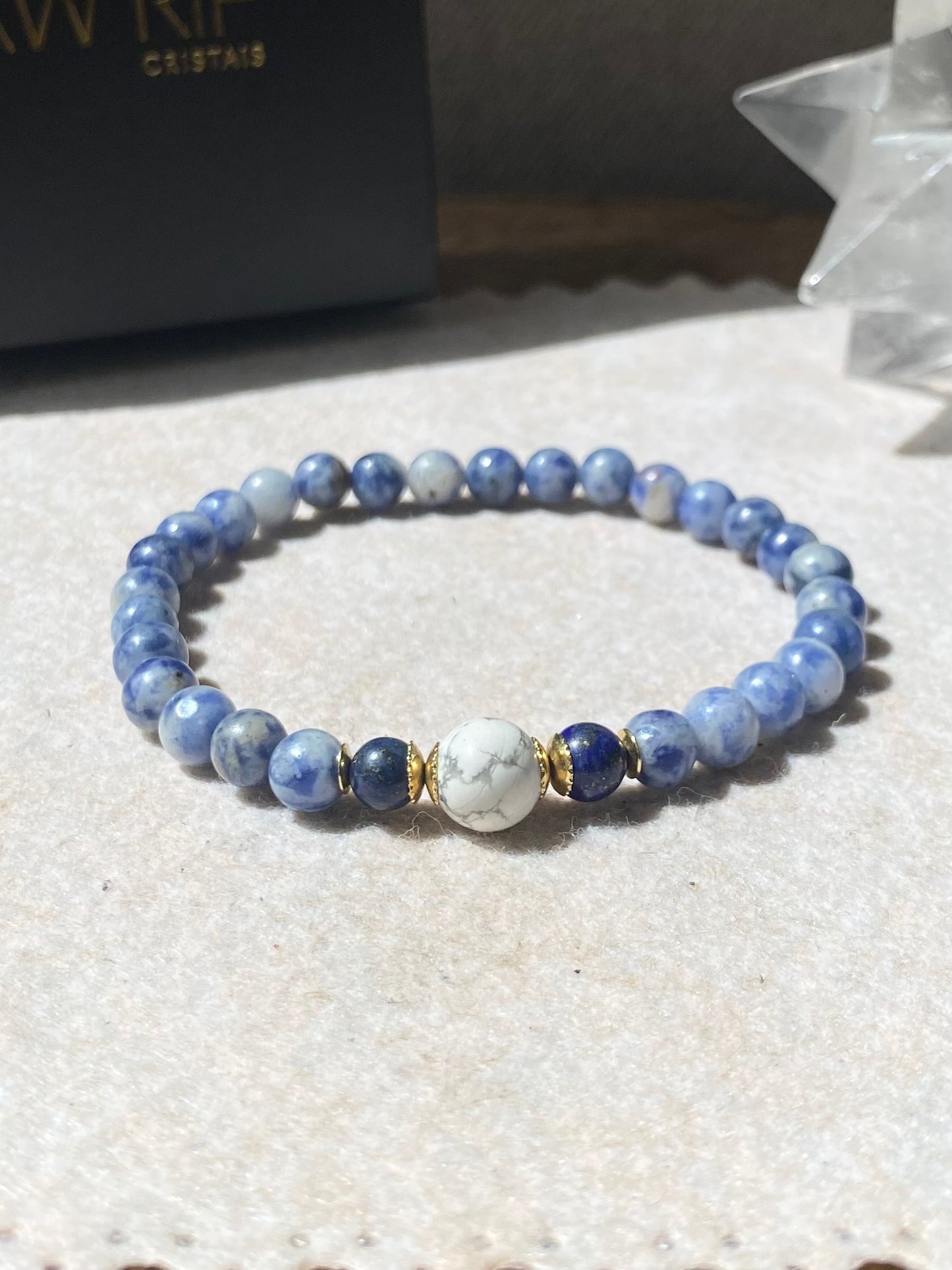 CR Uno | Sodalita, Lápis-Lazúli e Howlita – Intuição, Espiritualidade e Serenidade (Banho Ouro 18K)
