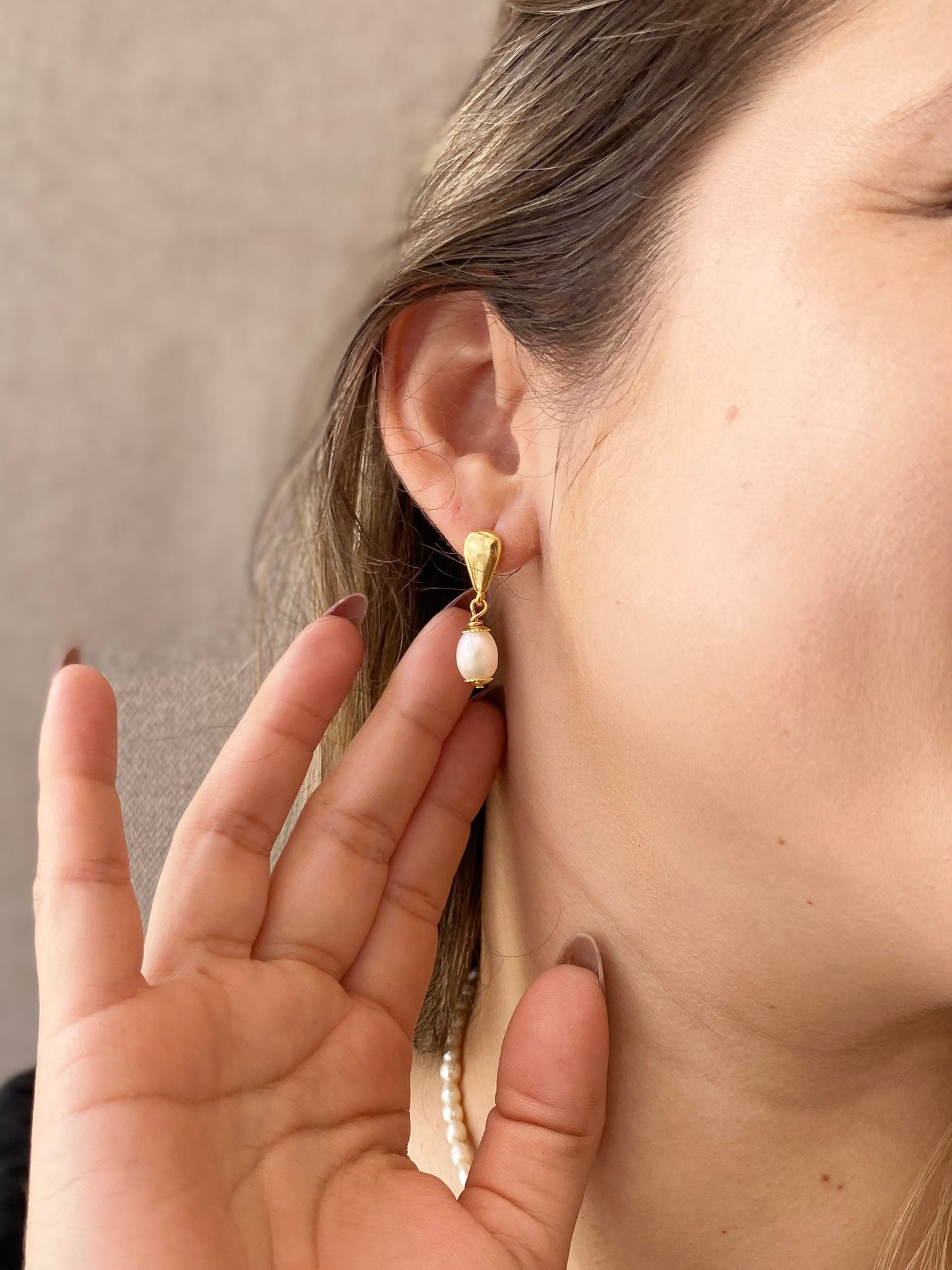 CR Brinco | Pérola – Feminilidade, Pureza e Nobreza (Banho Ouro 18K)