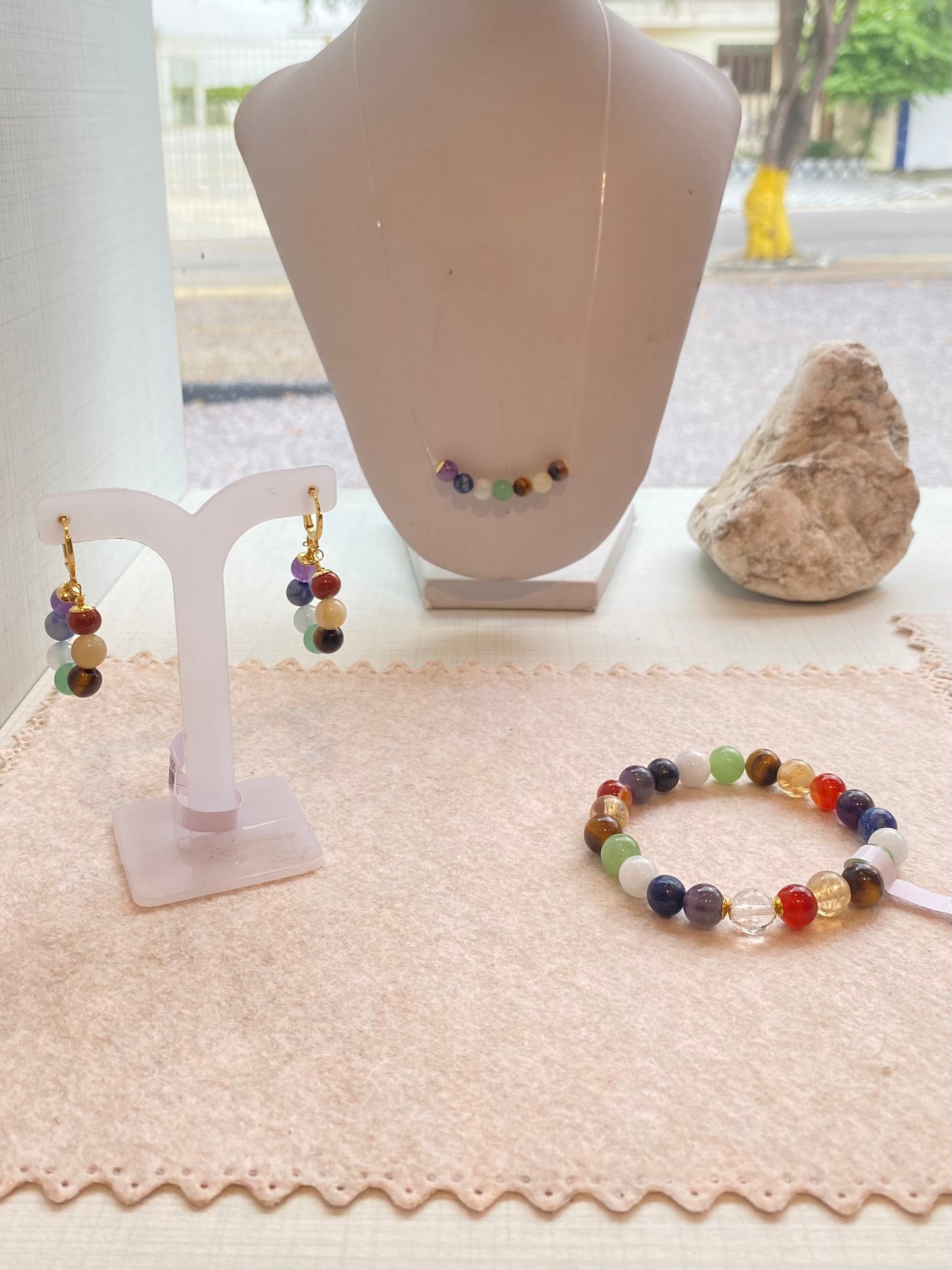 CR Conjunto | Colar, Brinco e Pulseira 7 Chakras – Equilíbrio entre a mente, corpo e alma (Banho Ouro 18K)