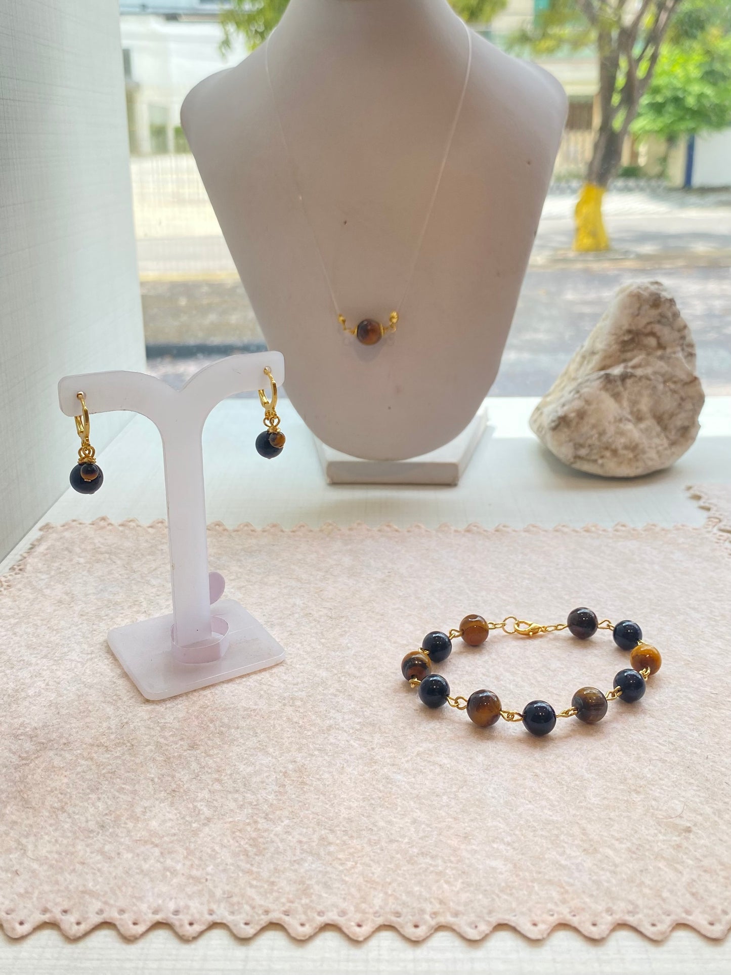 CR Conjunto | Colar, Brinco e Pulseira Dreams Olho de Tigre e Turmalina Negra – Proteção, Clareza e Prosperidade