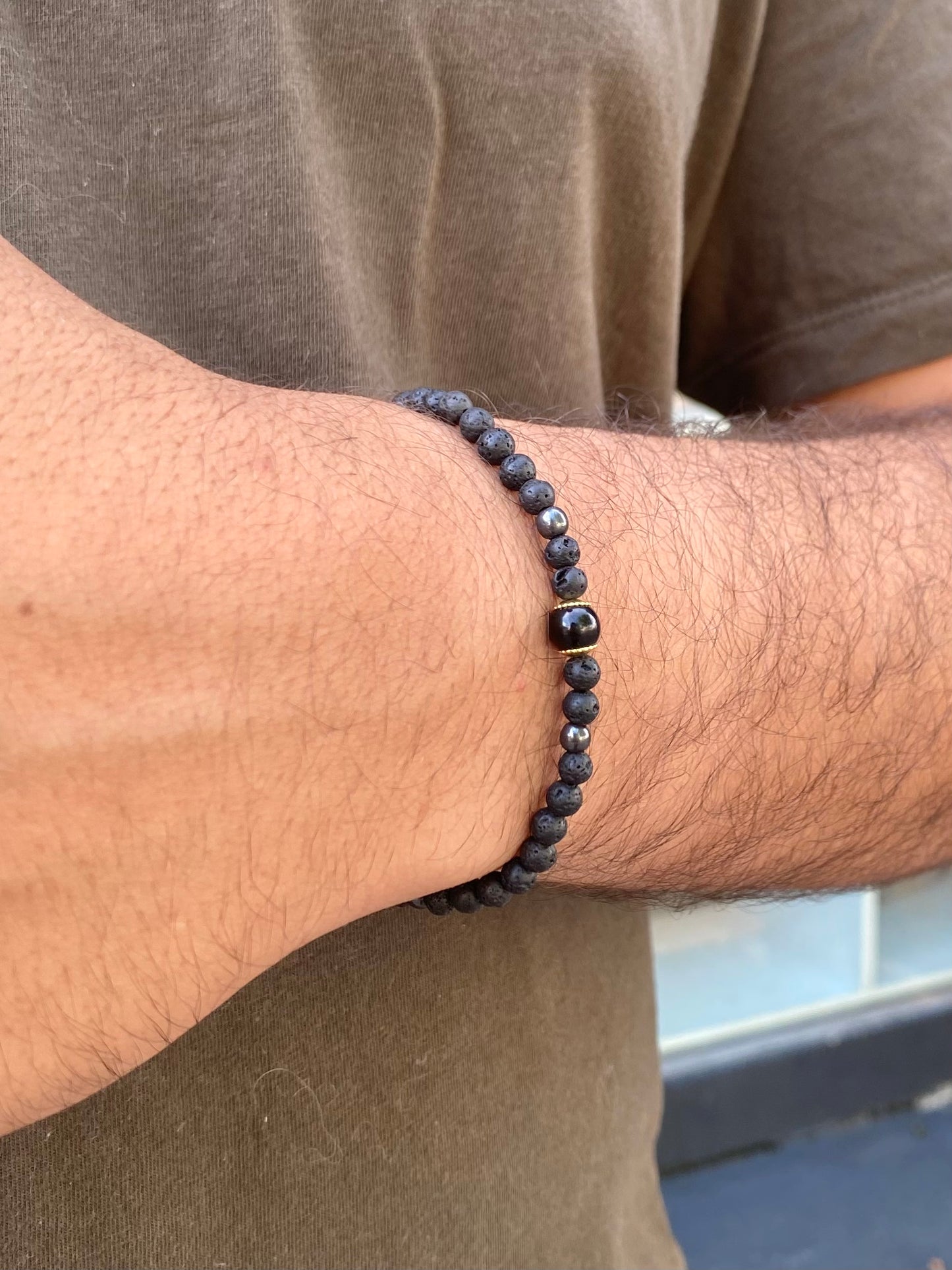 CR Line | Lava Vulcânica, Hematita e Turmalina Negra – Proteção, Coragem e Autoconfiança (Banho Ouro 18K)