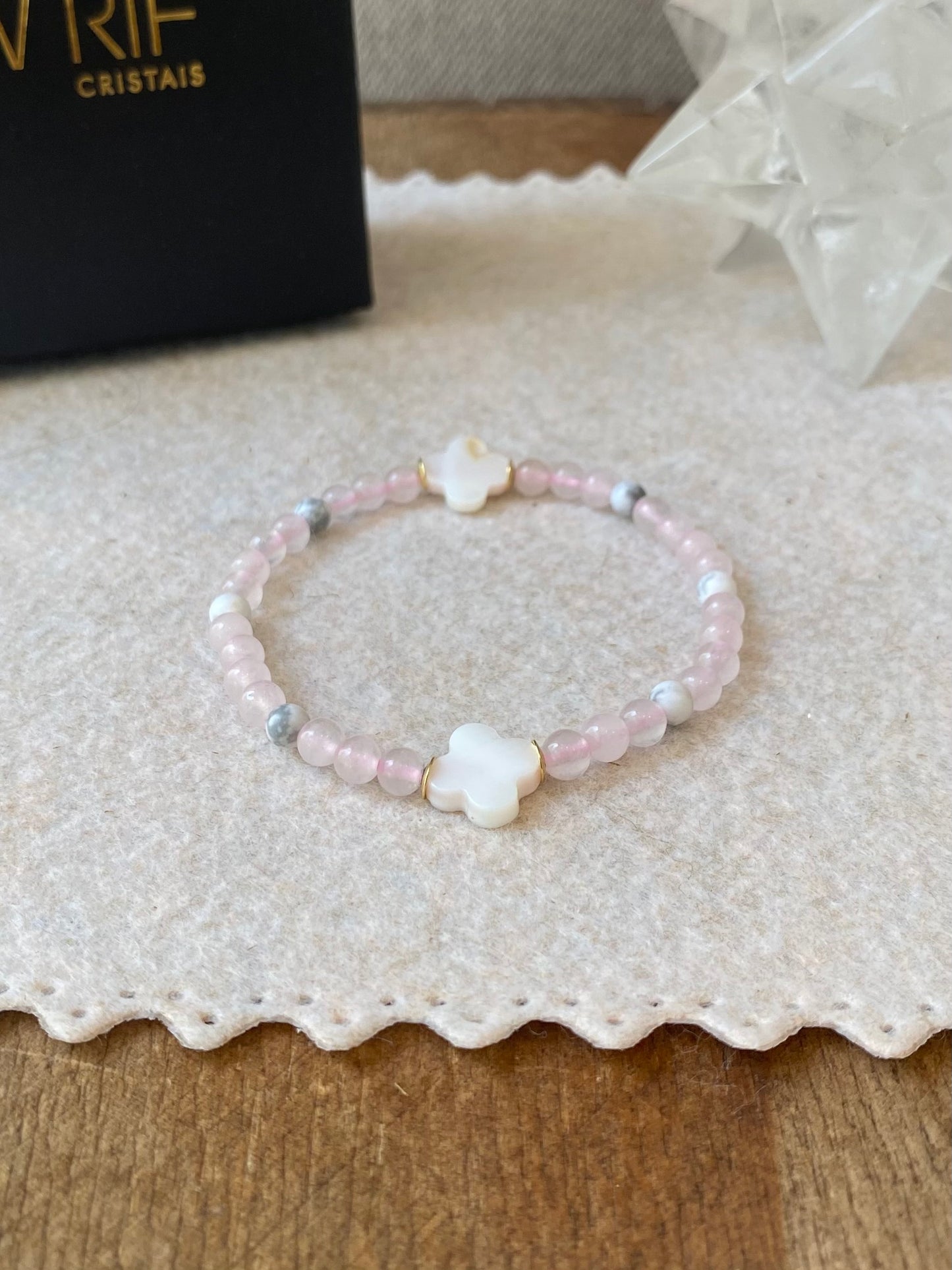 CR Lucky | Quartzo Rosa, Howlita e Madrepérola – Amor, Paz e Boa Sorte (Banho Ouro 18K)