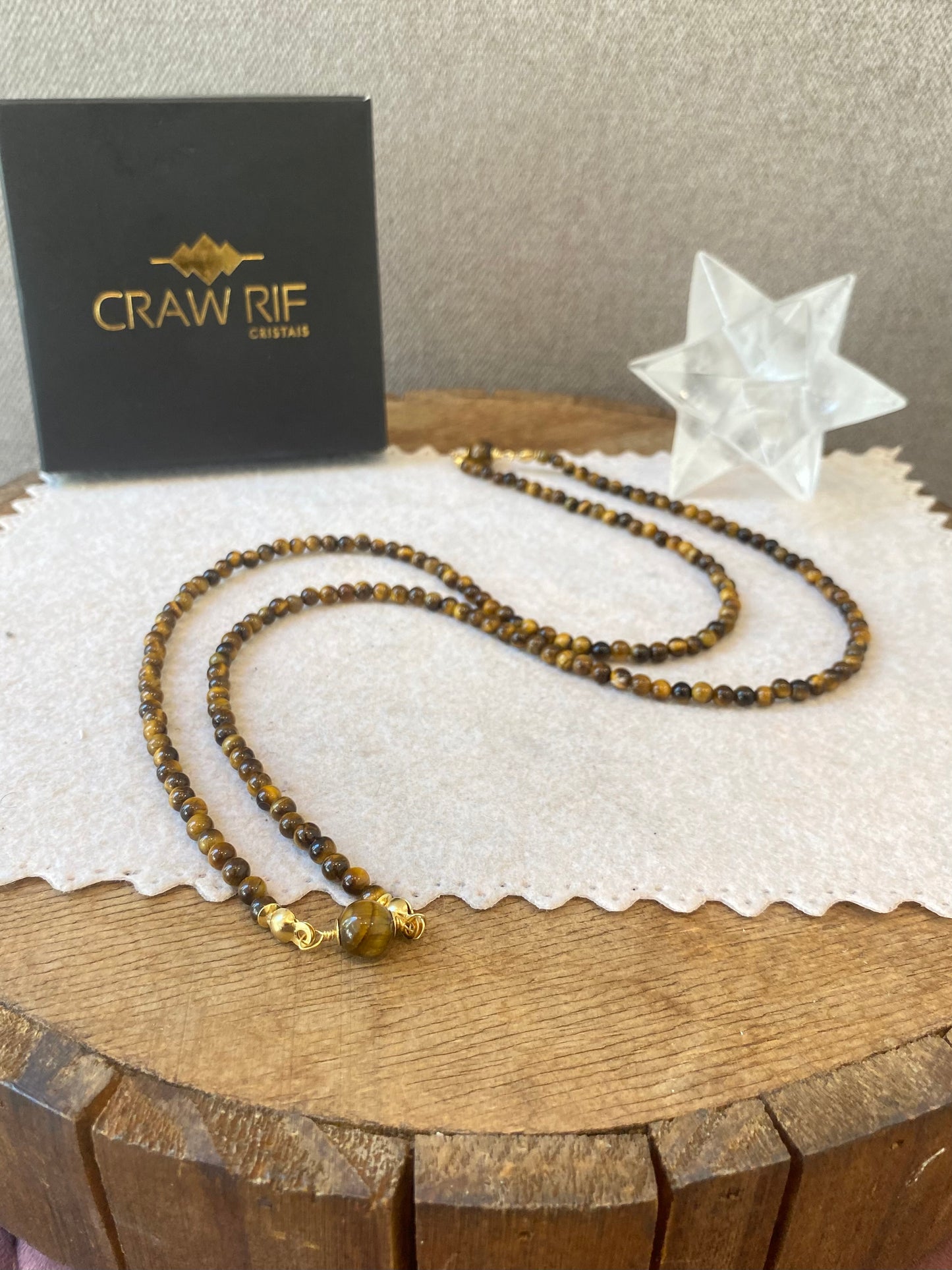 CR Escapulário | Olho de Tigre – Proteção, Clareza e Prosperidade (Banho Ouro 18K)