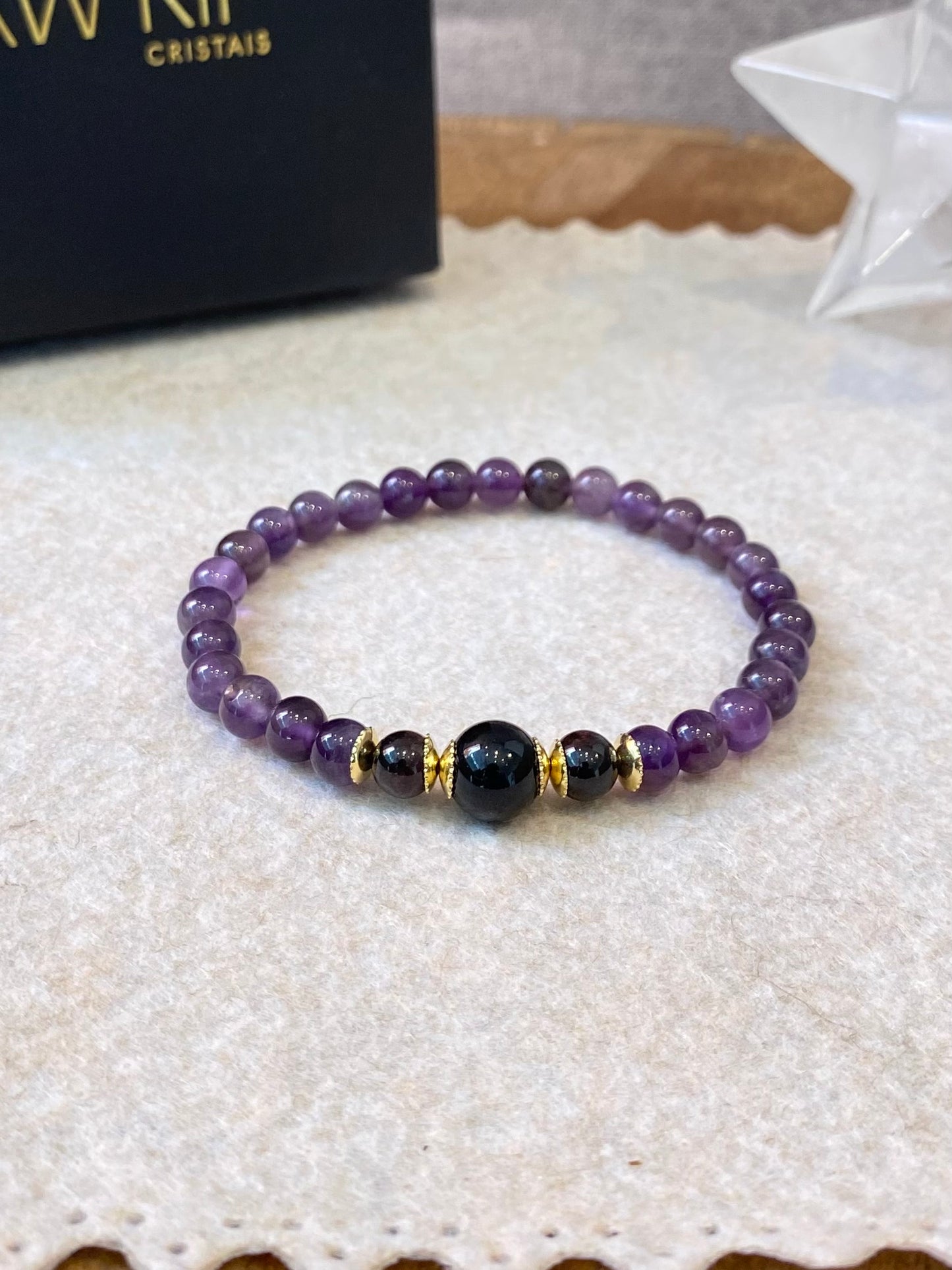CR Uno | Ametista, Pedra Granada e Turmalina Negra – Espiritualidade, Prosperidade e Proteção (Banho Ouro 18K)