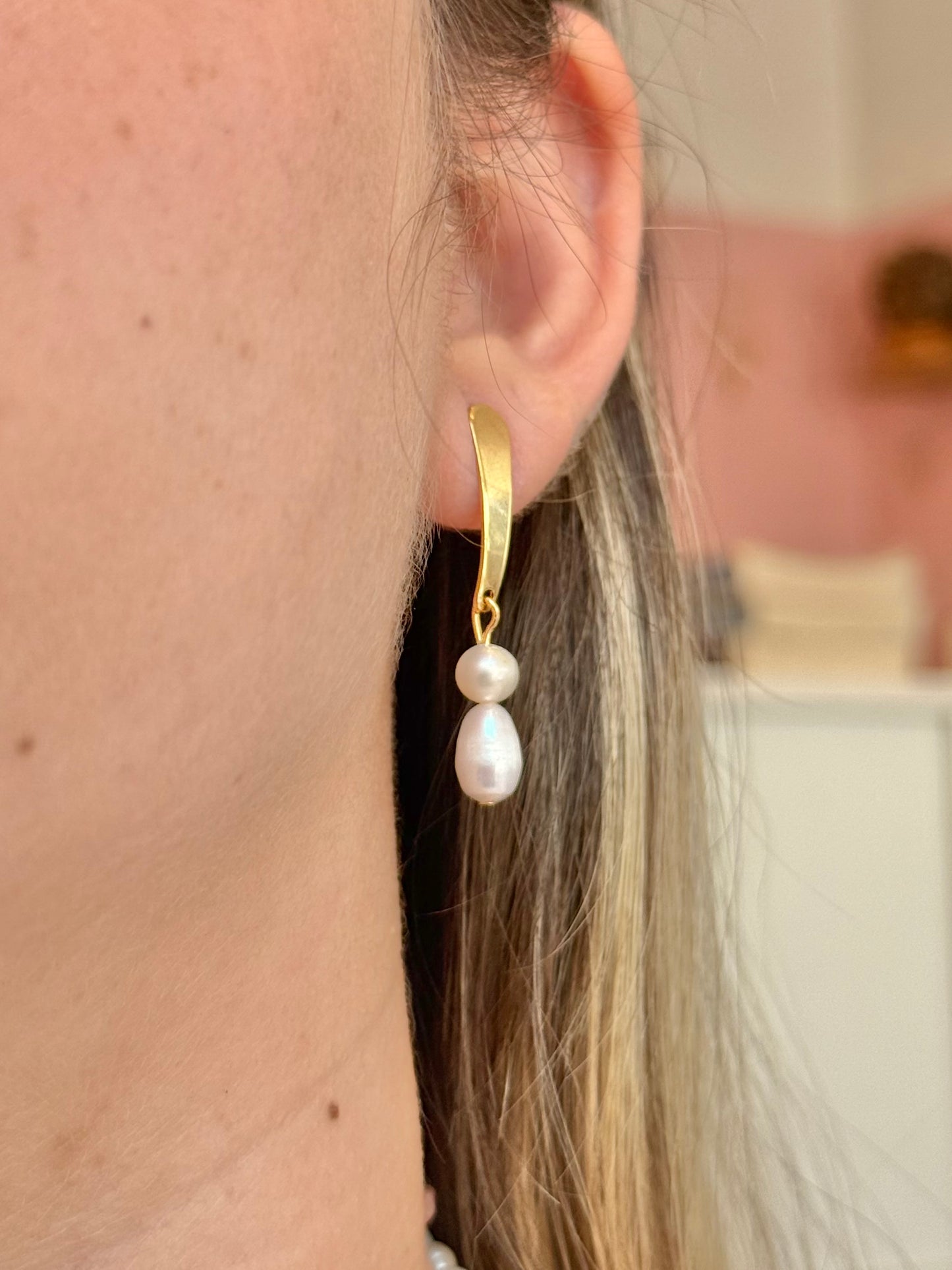 Brinco Longo | Pérolas – Feminilidade, Pureza e Autoestima (Banho Ouro 18K)