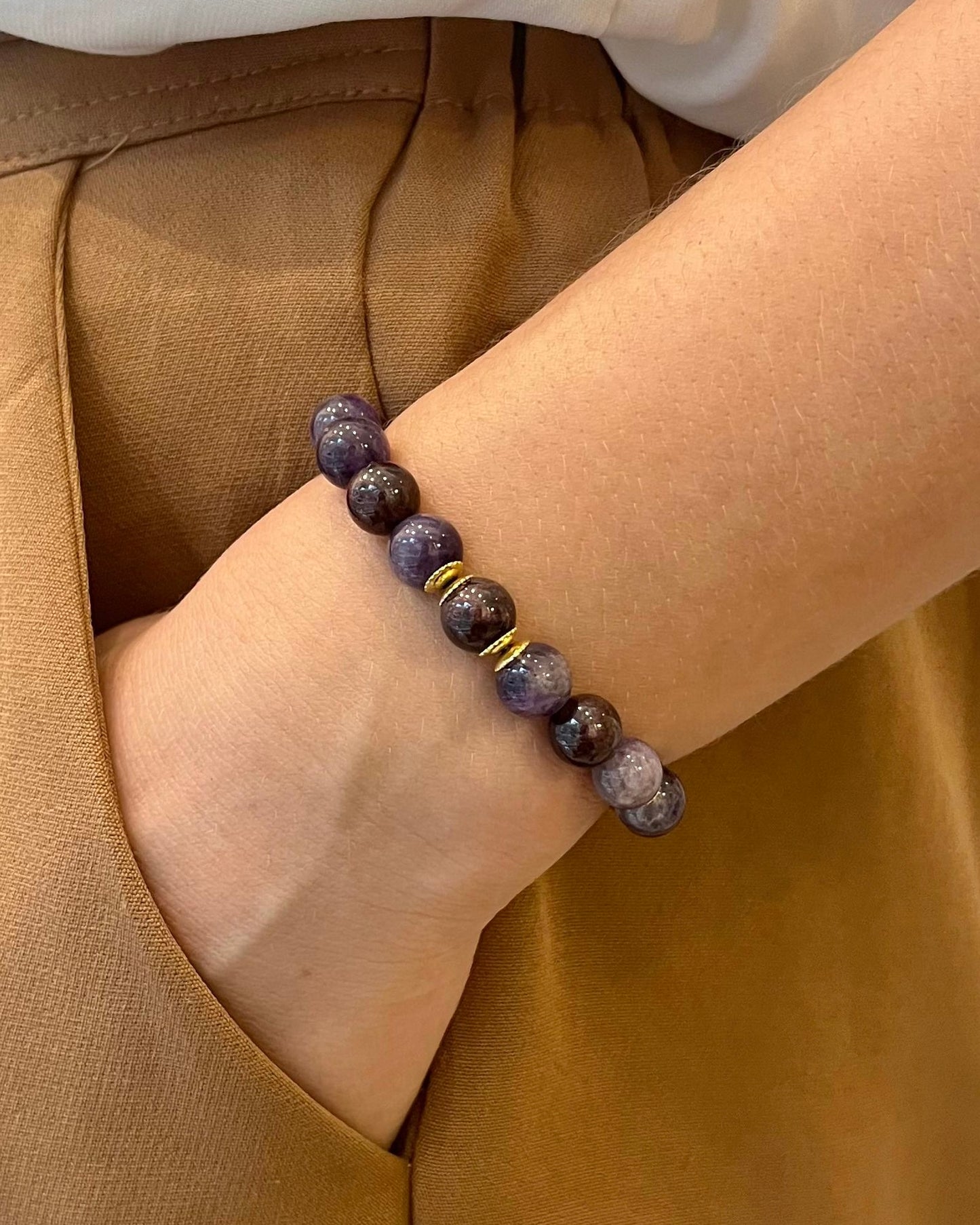 CR Golden | Ametista e Pedra Granada – Espiritualidade, Harmonia e Prosperidade (Banho Ouro 18K)