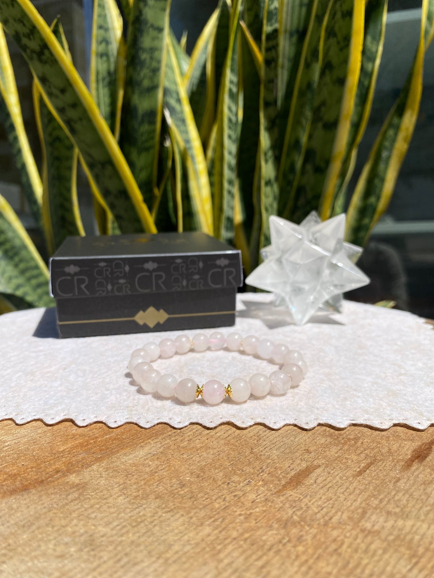 CR Golden | Quartzo Rosa – Paz, Amor e Autoestima (Banho Ouro 18K)