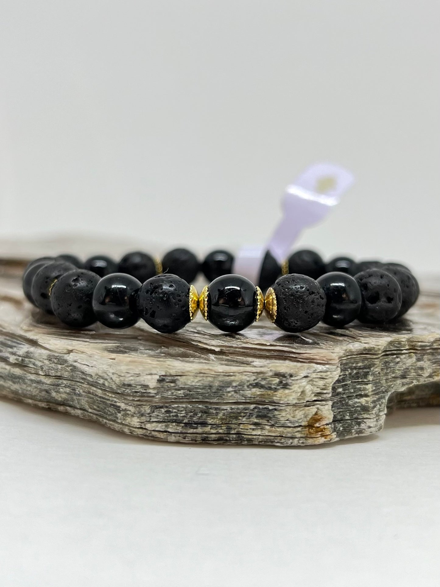 CR Golden | Turmalina Negra e Lava Vulcânica – Proteção, Autoconfiança e Vigor (Banho Ouro 18K)