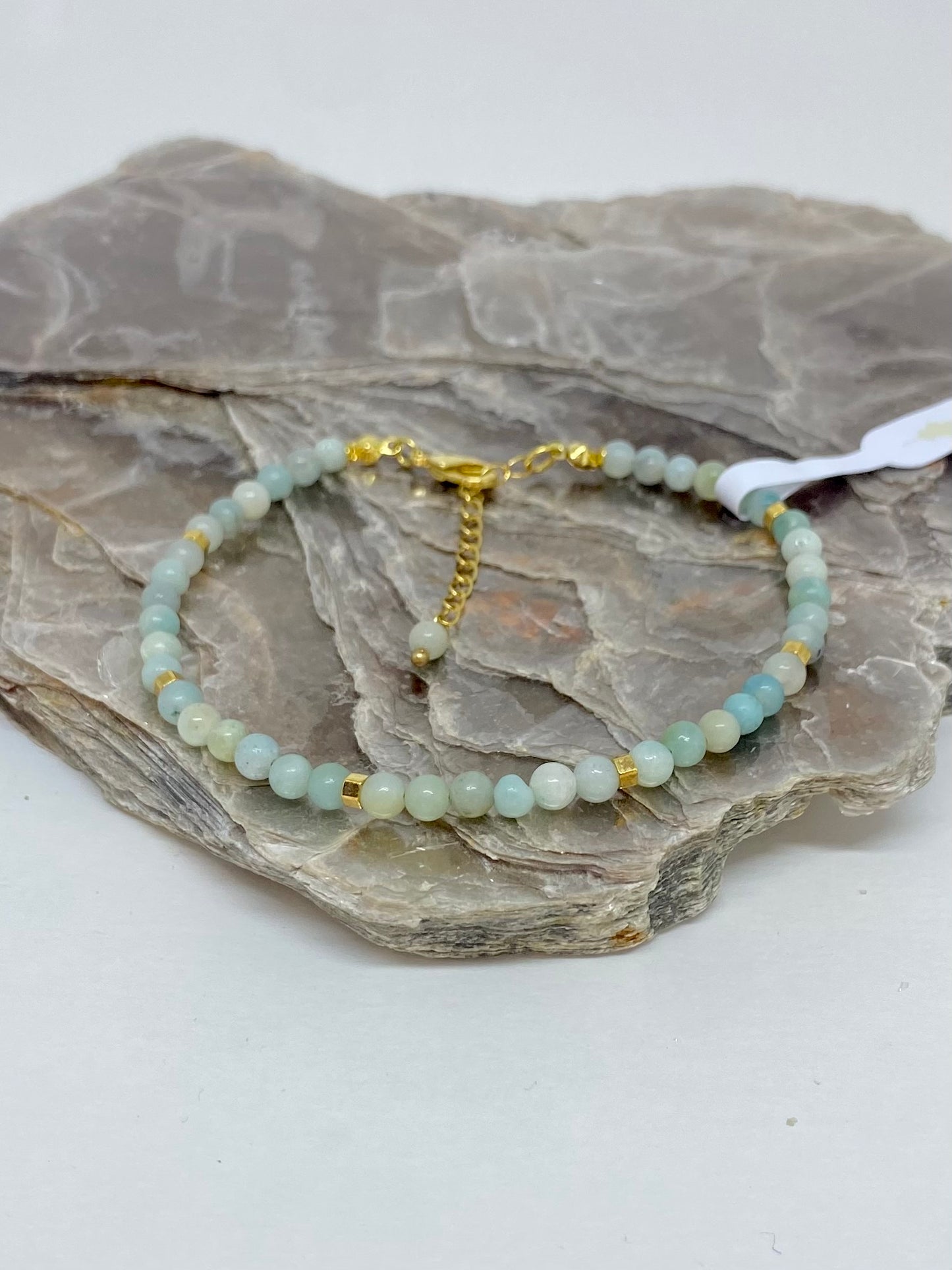 Amazonita – Calmaria, Bem-Estar e Boa Comunicação (Banho Ouro 18K) #TornozeleiraCR