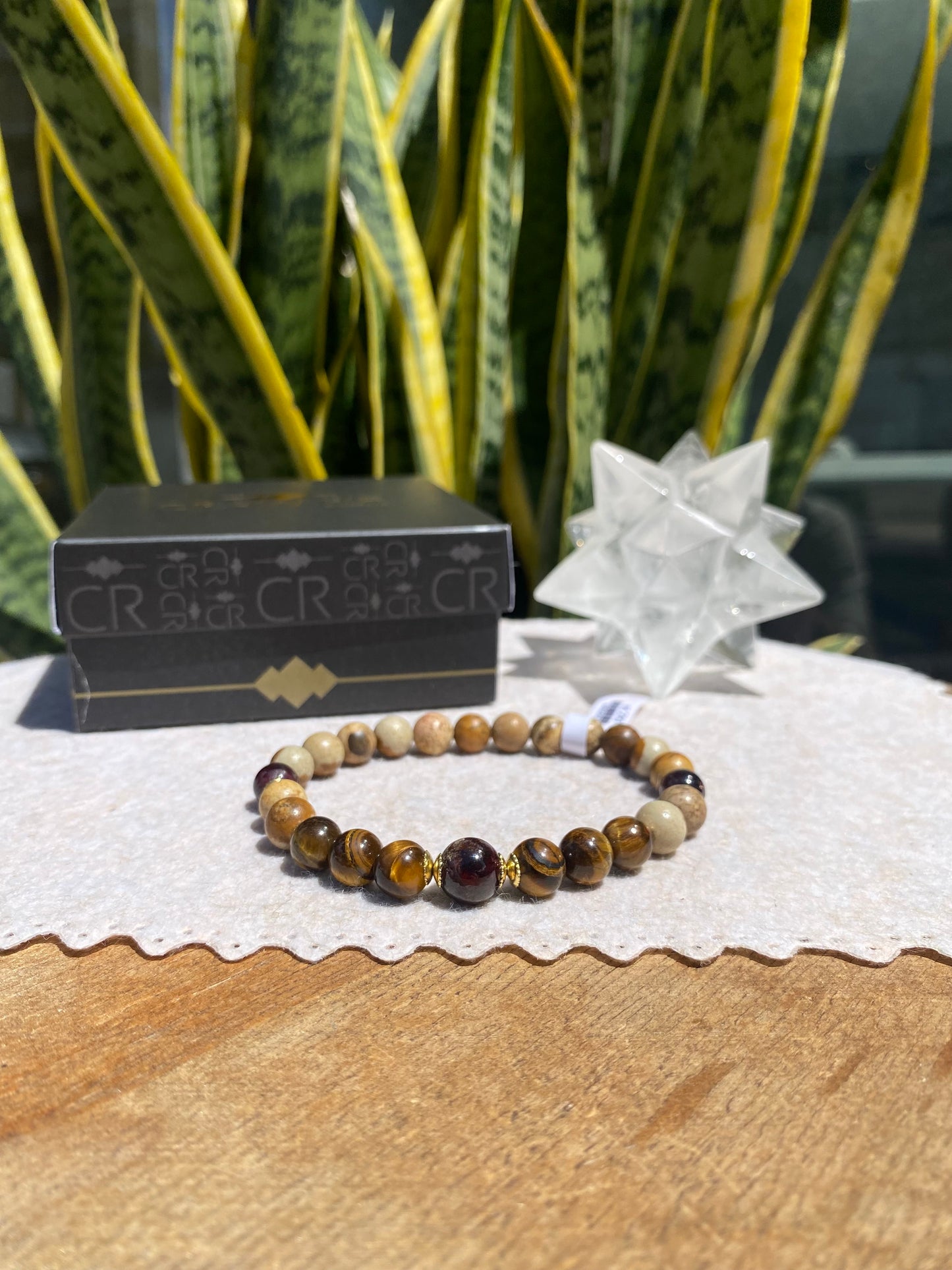 CR Golden | Jaspe Madeira, Olho de Tigre e Pedra Granada – Estabilidade, Proteção e Prosperidade (Banho Ouro 18K)
