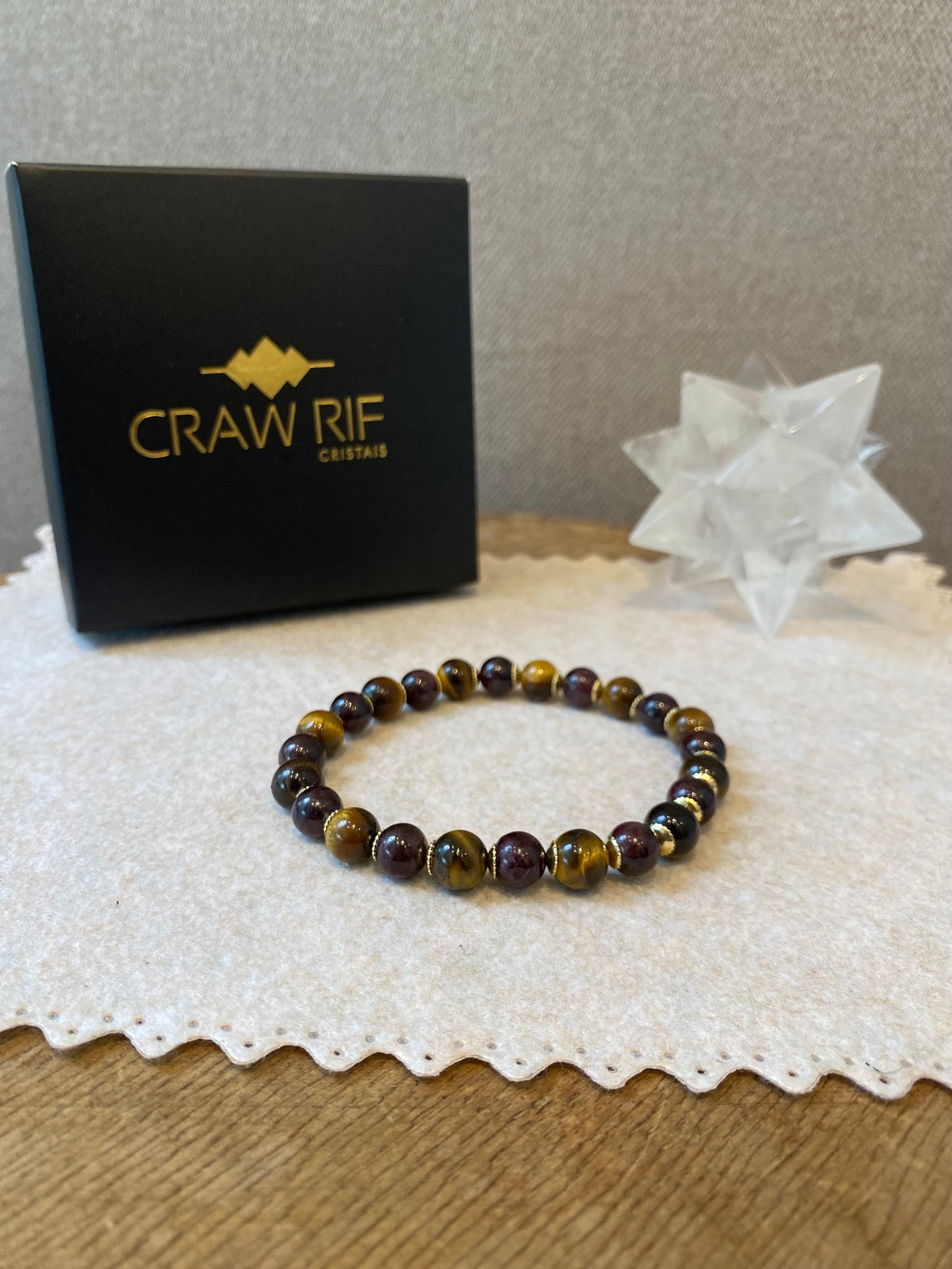 CR Premium | Olho de Tigre e Pedra Granada – Proteção, Prosperidade e Determinação (Banho Ouro 18K)