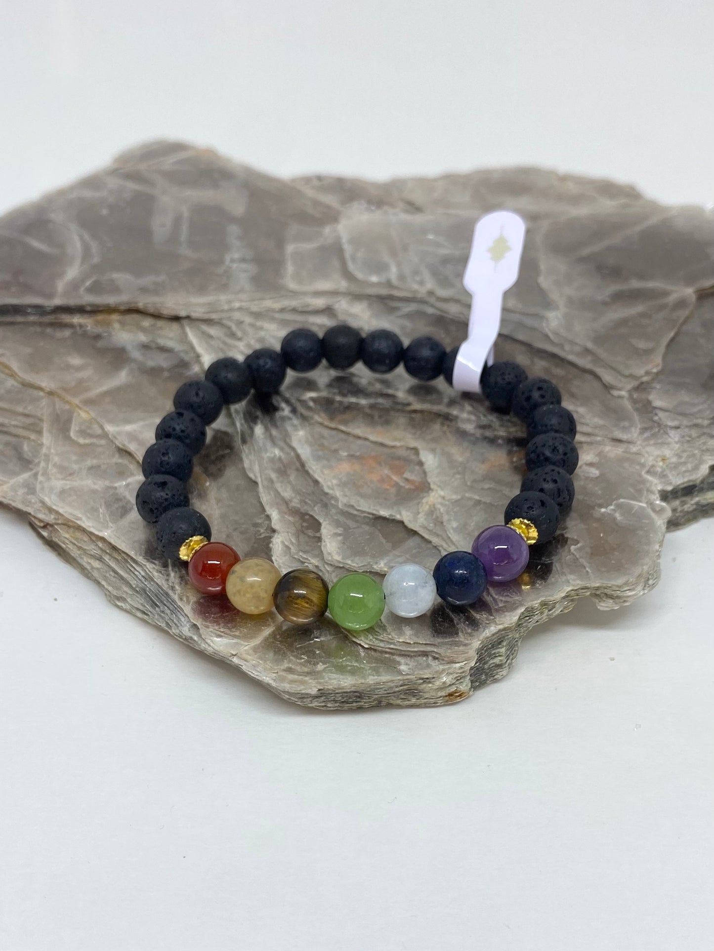 7 Chakras e Lava Vulcânica – Equilíbrio entre Mente, Corpo e Alma (Banho ouro 18K) #GoldenCR