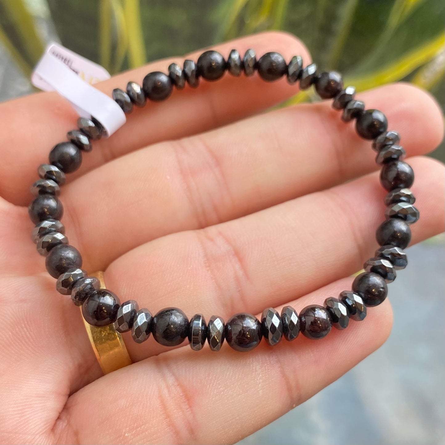 CR Essentials | Pedra Granada e Hematita – Prosperidade, Determinação e Força Pessoal