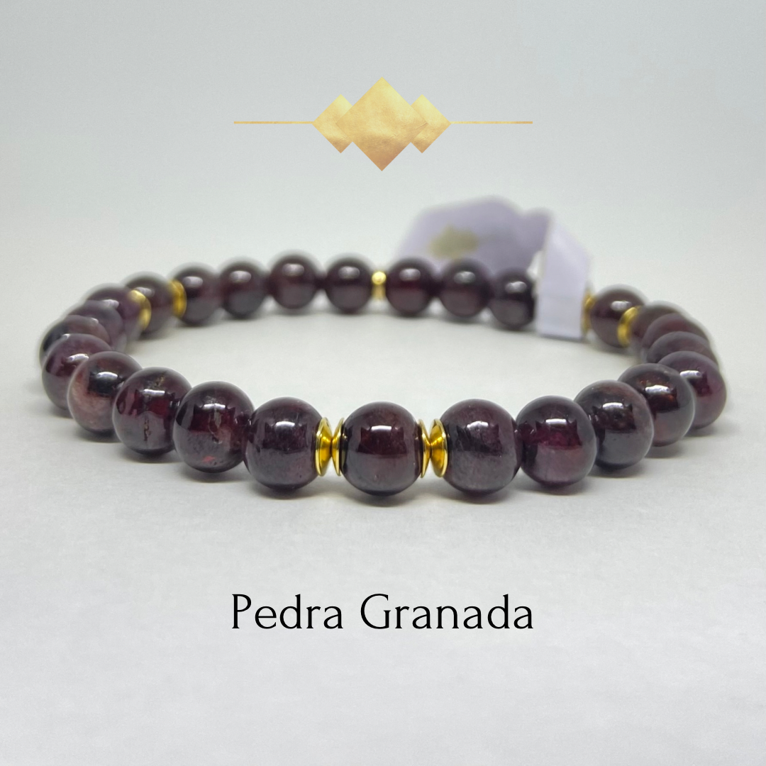 CR Moments | Pedra Granada – Prosperidade, Determinação e Força de Vontade (Banho Ouro 18K)