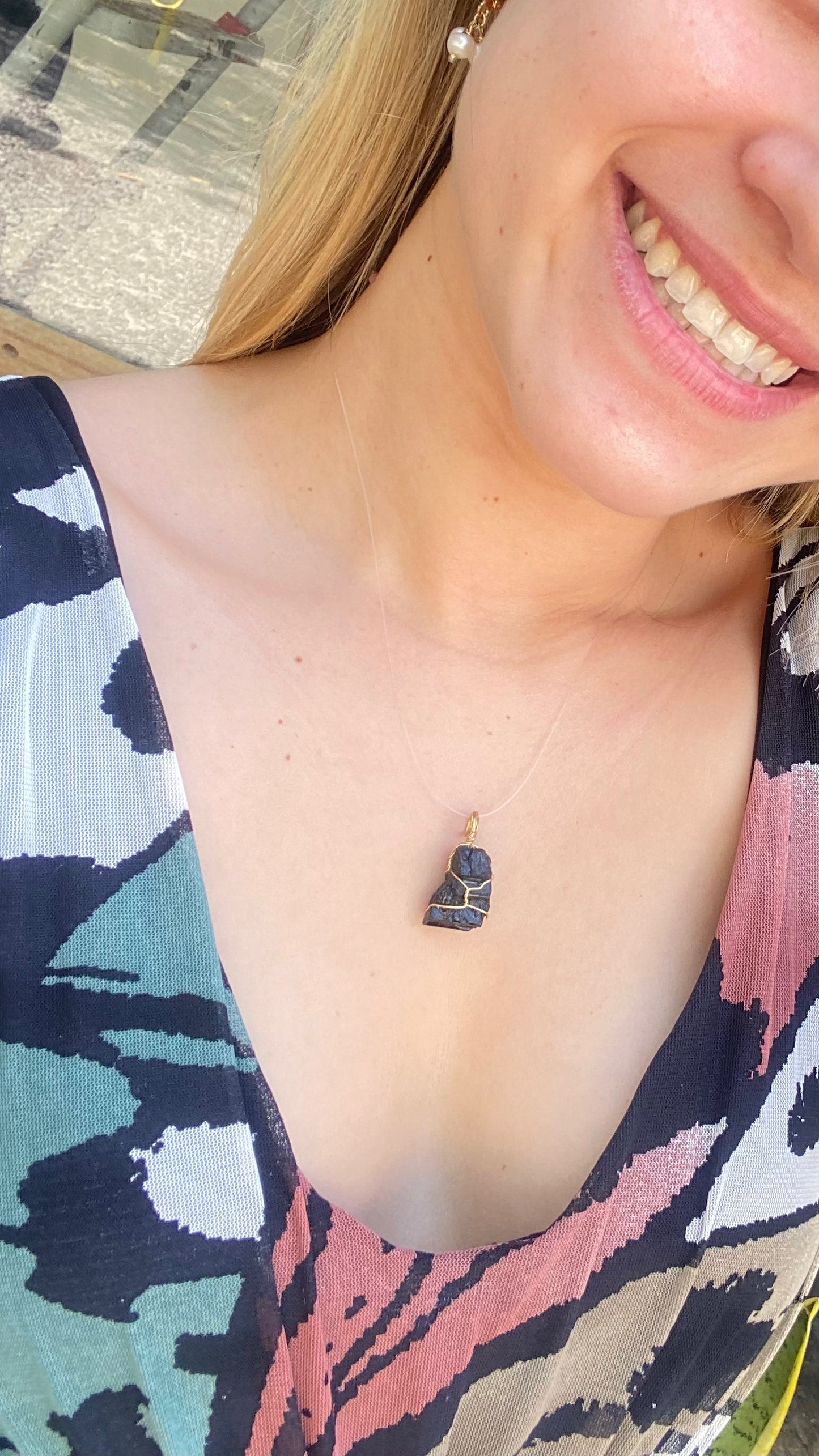 CR Ponto de Luz | Colar Turmalina Negra – Proteção, Autoconfiança e Equilíbrio Emocional (Banho Ouro 18K)