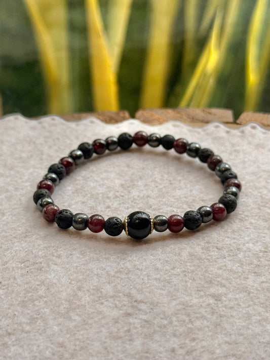 CR Baby | Hematita, Granada, Lava Vulcânica e Turmalina Negra – Coragem, Força de Vontade e Proteção (Banho Ouro 18k)