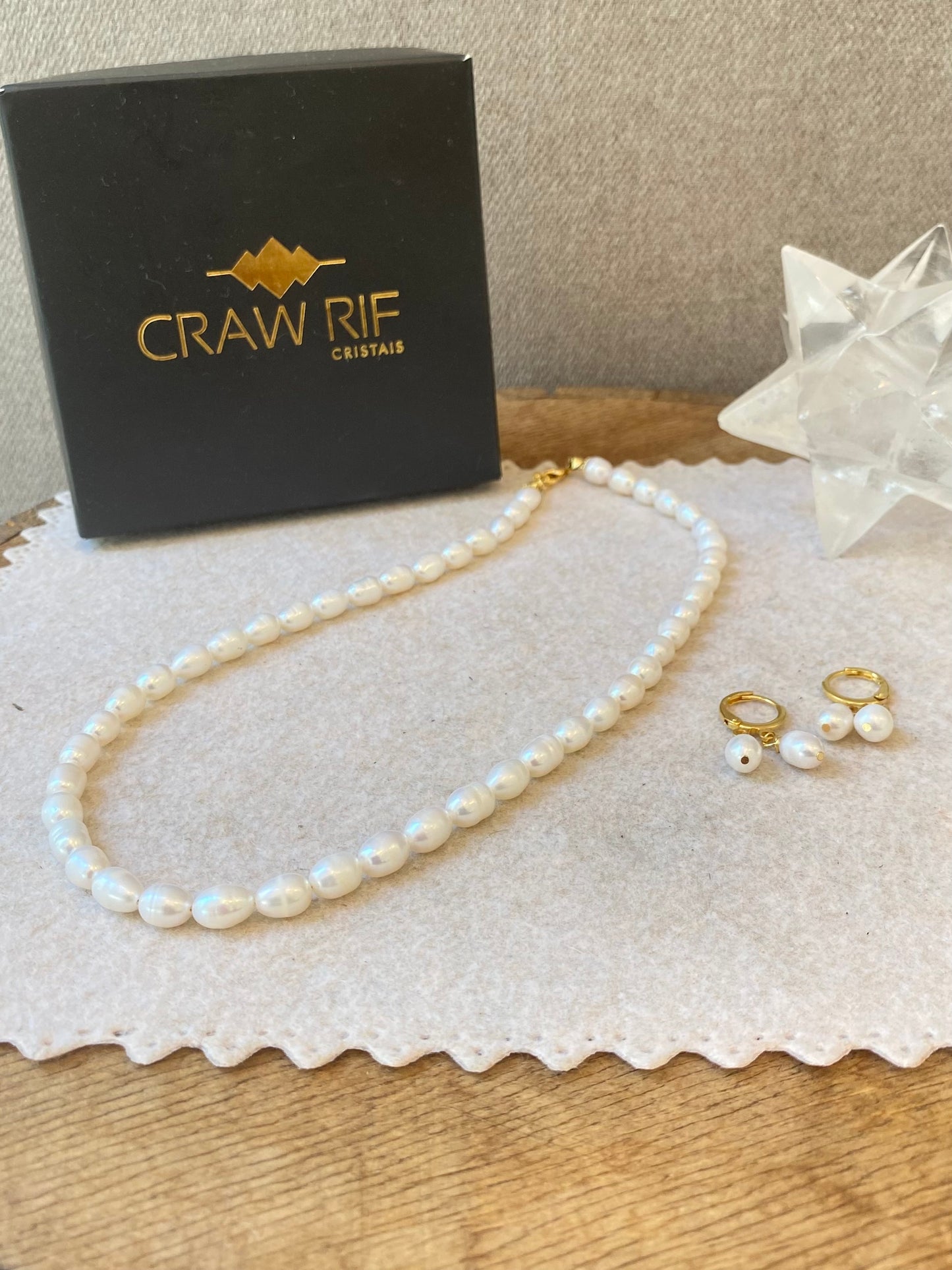 CR Conjunto | Colar e Brinco Pérola – Feminilidade, Pureza e Nobreza (Banho Ouro 18K)