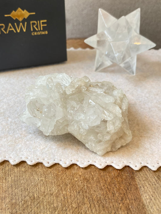 Drusa de Quartzo Cristal – Clareza Mental, Purificação e Limpeza Energética
