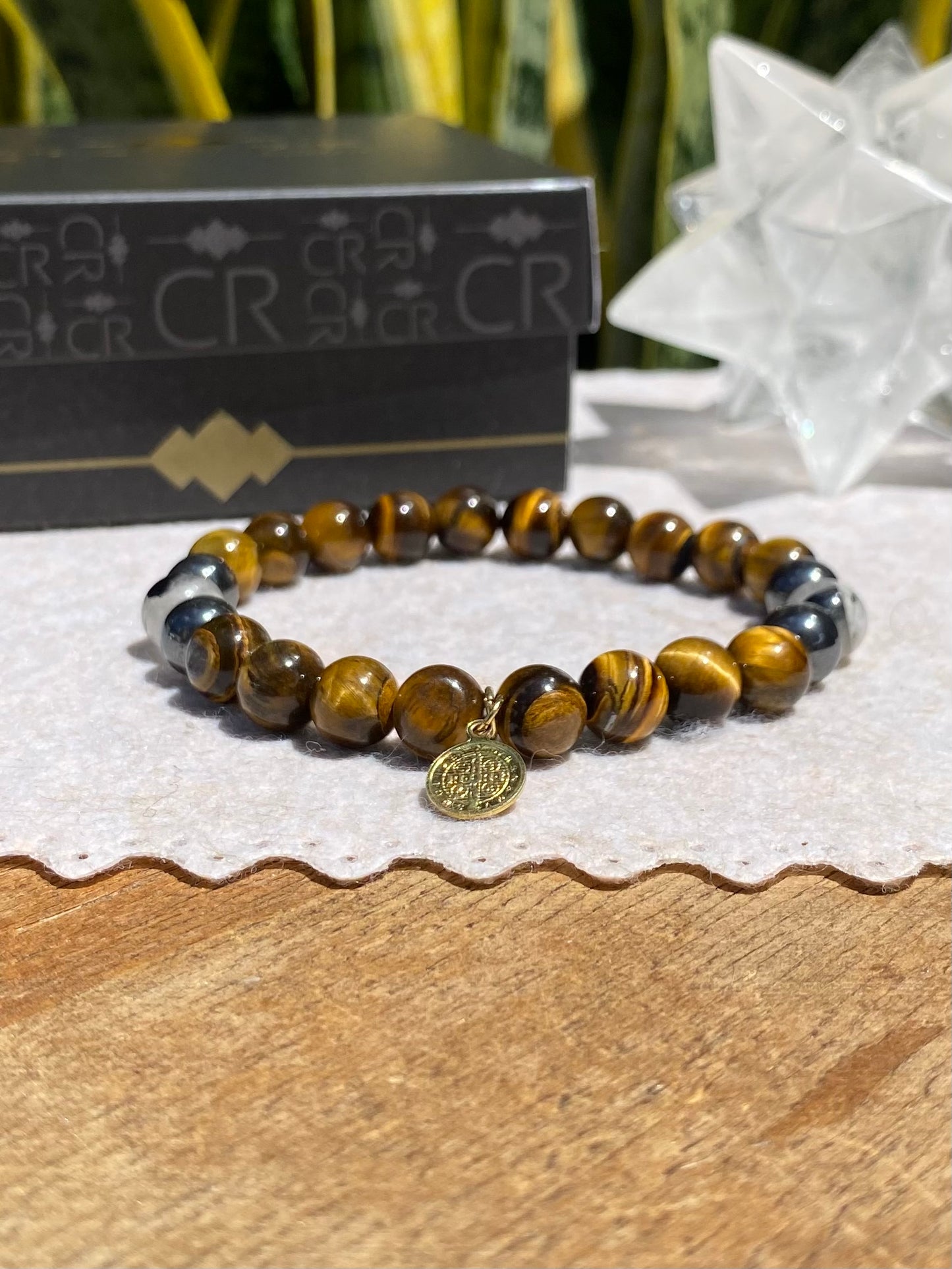 CR São Bento | Olho de Tigre  – Proteção e Prosperidade (Banho Ouro 18K)