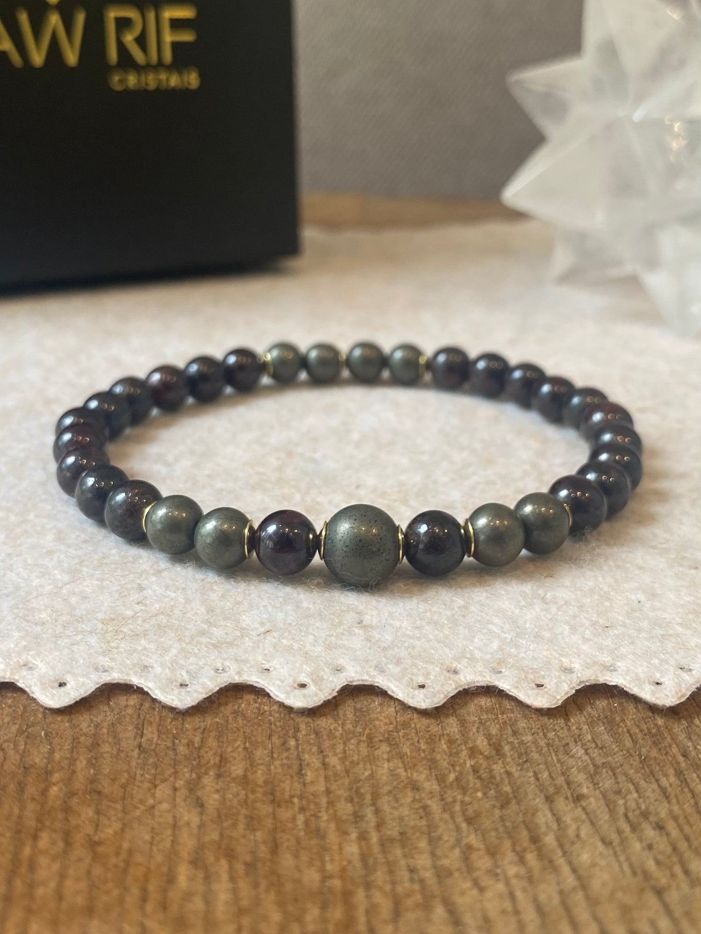 CR Deluxe | Pedra Granada e Pirita – Derteminação, Crescimento e Prosperidade (Banho Ouro 18K)