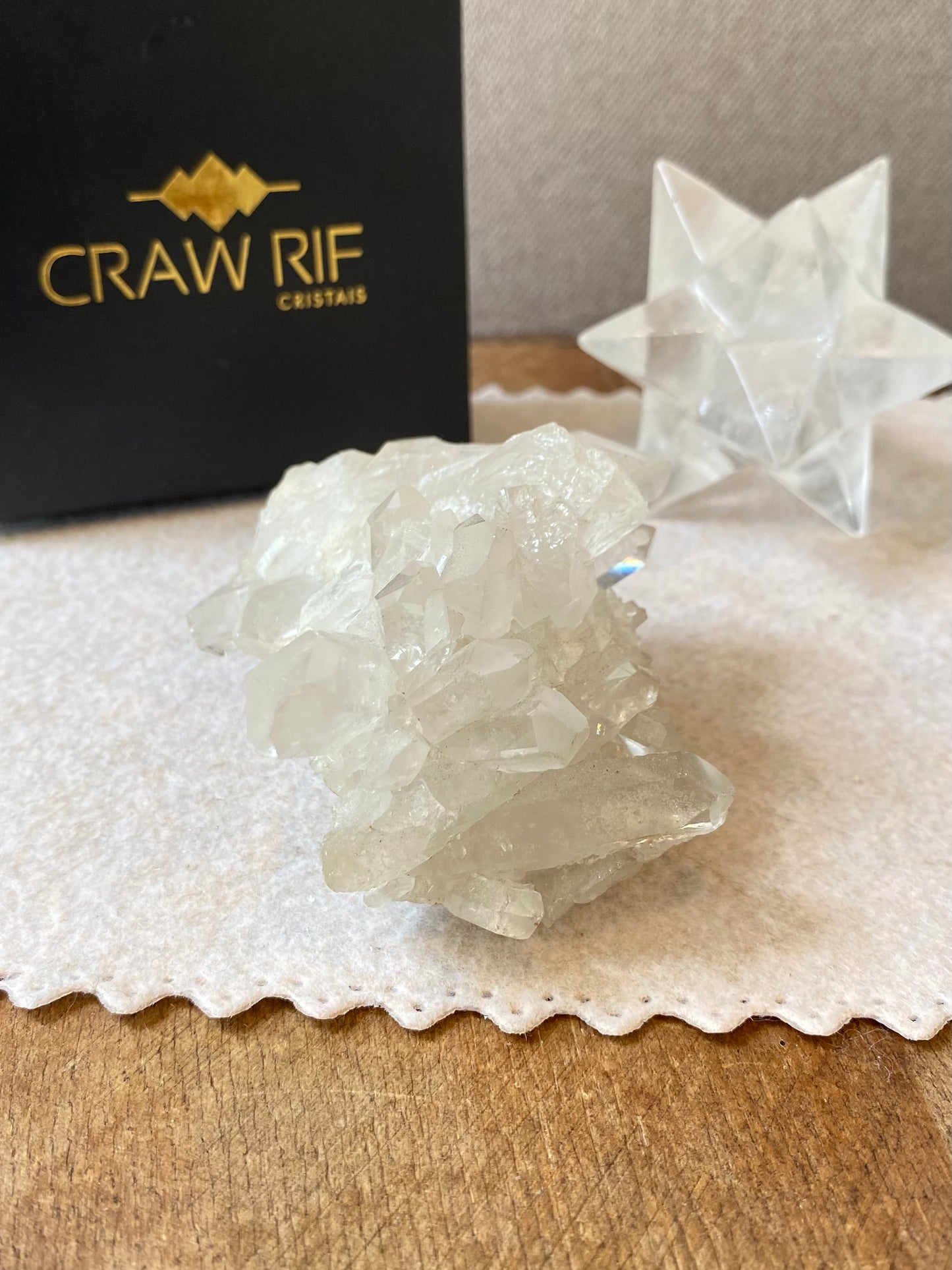 Drusa de Quartzo Cristal – Clareza Mental, Purificação e Limpeza Energética