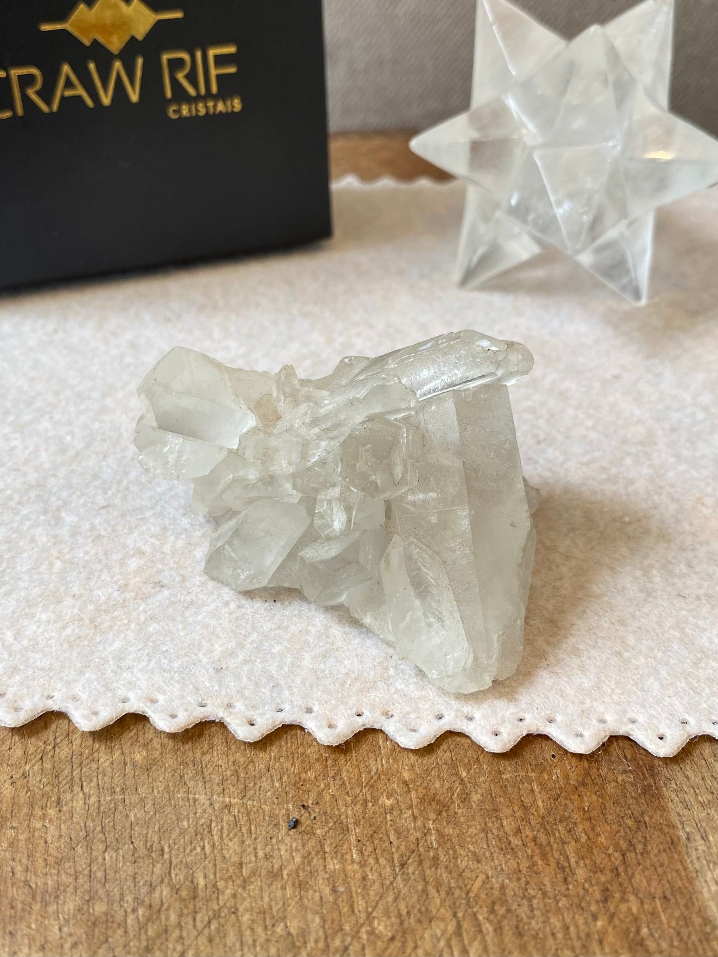 Drusa de Quartzo Cristal – Clareza Mental, Purificação e Limpeza Energética