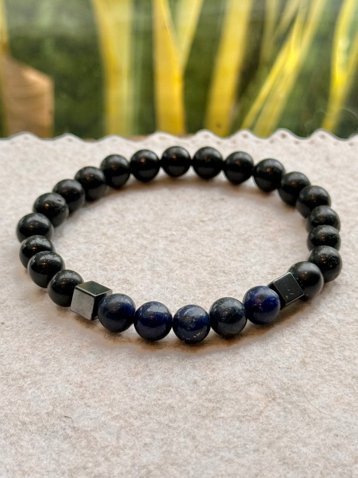 CR Cubic | Lápis-Lazúli e Obsidiana Flocos de Neve – Sabedoria, Espiritualidade e Proteção