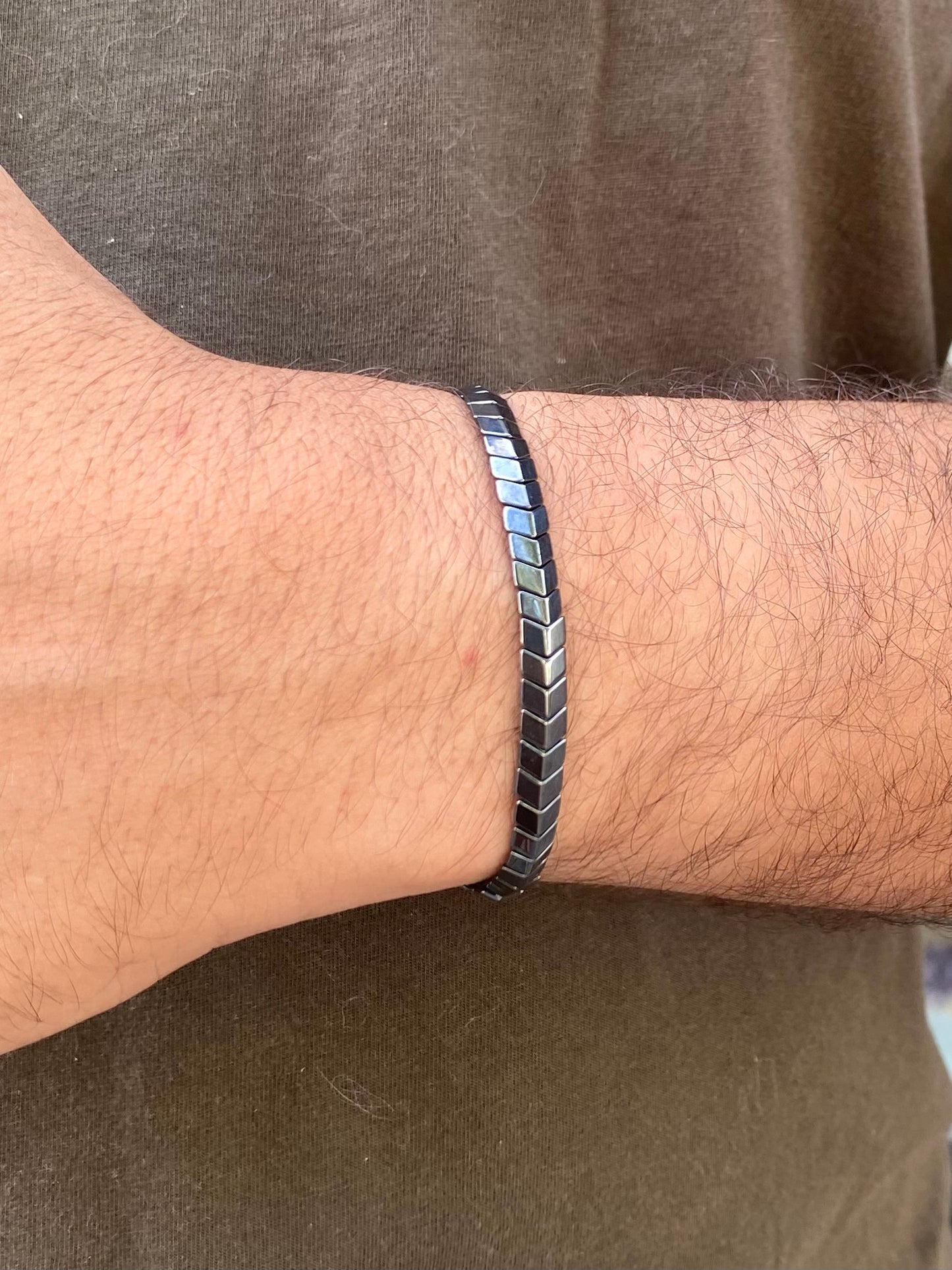 CR Flecha | Hematita – Proteção, Coragem e Força Pessoal