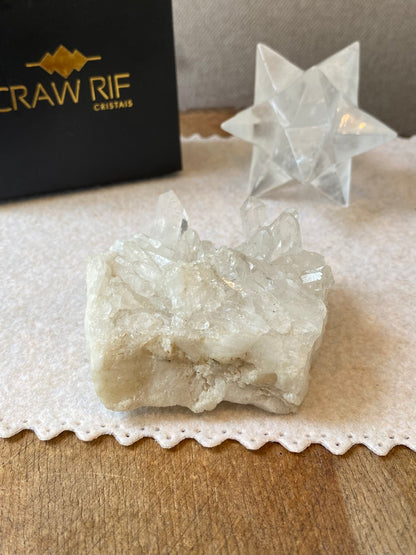 Drusa de Quartzo Cristal – Clareza Mental, Purificação e Limpeza Energética