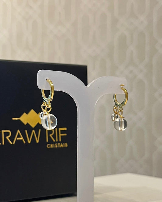 CR Brinco | Quartzo Cristal – Limpeza Energética, Luz e Purificação (Banho Ouro 18K)