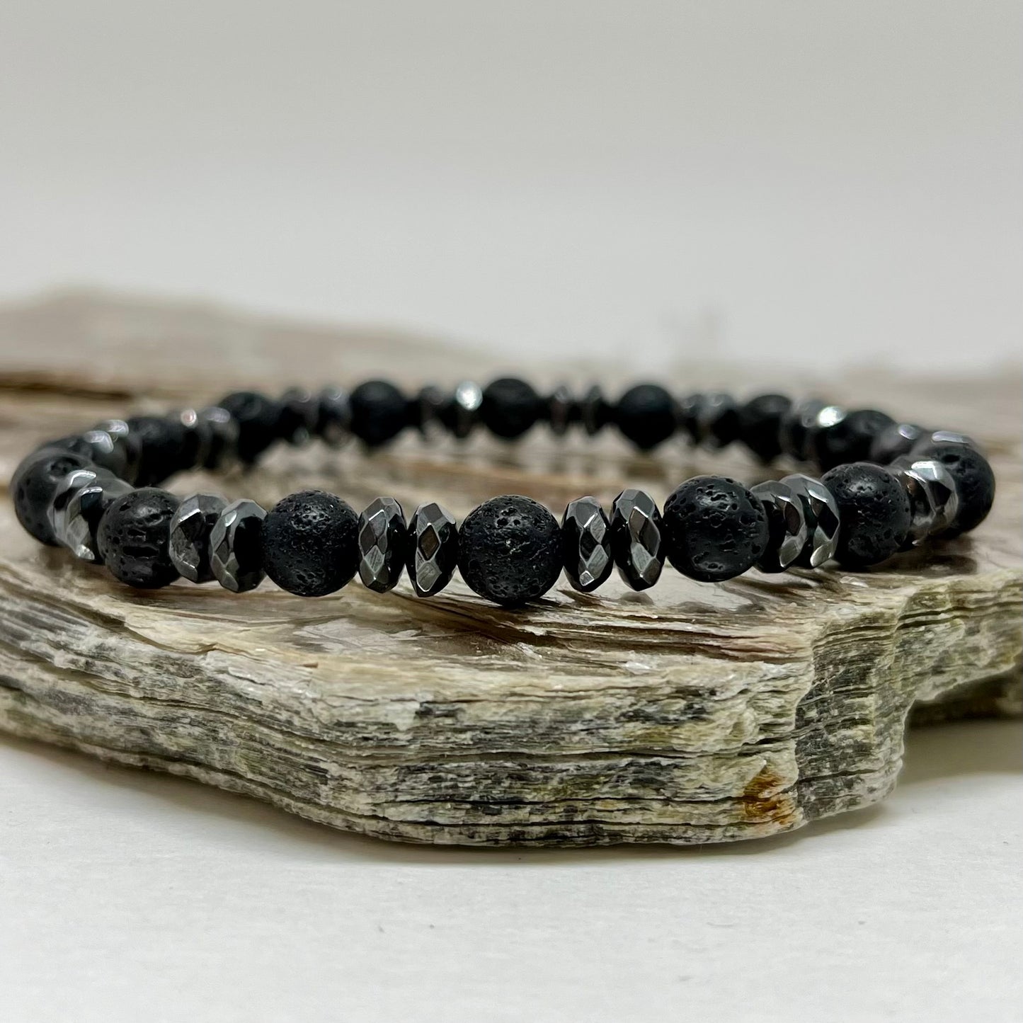 Lava Vulcânica e Hematita – Proteção, Coragem e Força Pessoal #EssentialsCR