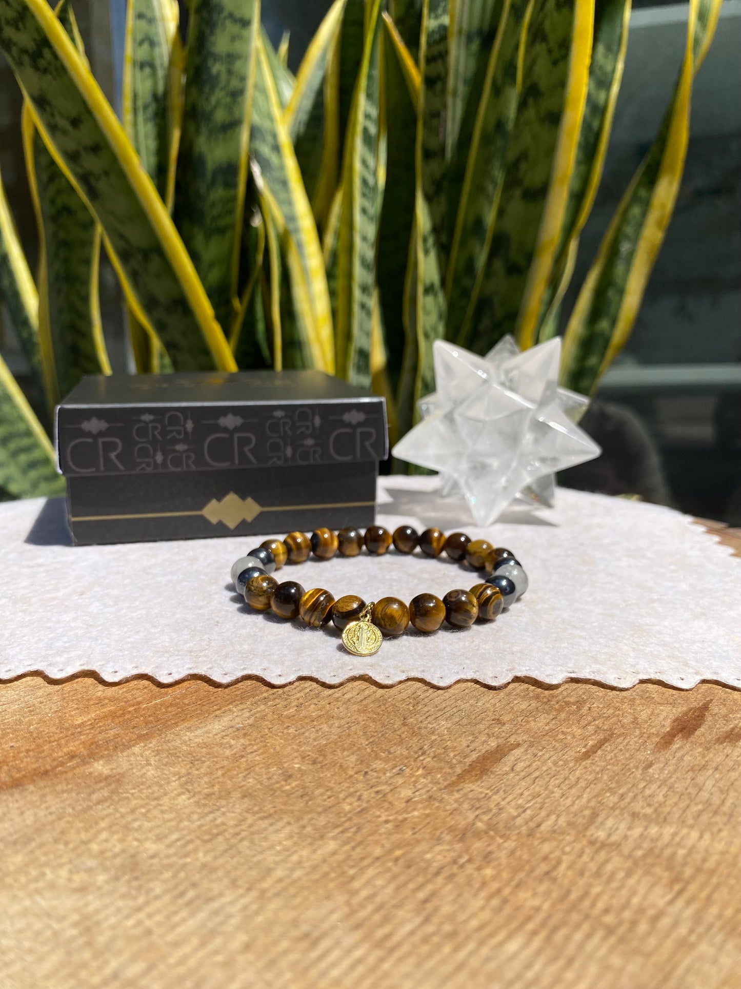 CR São Bento | Olho de Tigre  – Proteção e Prosperidade (Banho Ouro 18K)