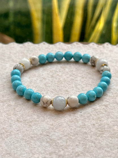 CR Tríade | Turquesa Azul, Howlita e Água Marinha – Boa Sorte, Paz e Equilíbrio Emocional (Banho Ouro 18K)