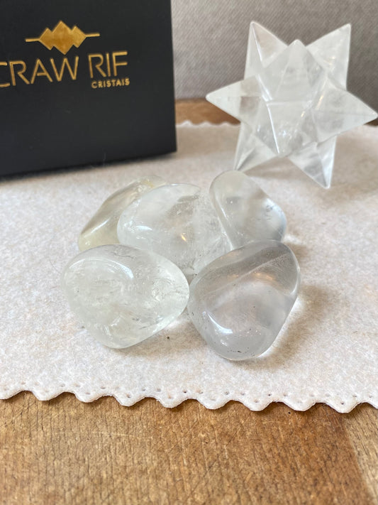 Quartzo Cristal – Clareza Mental, Purificação e Limpeza Energética