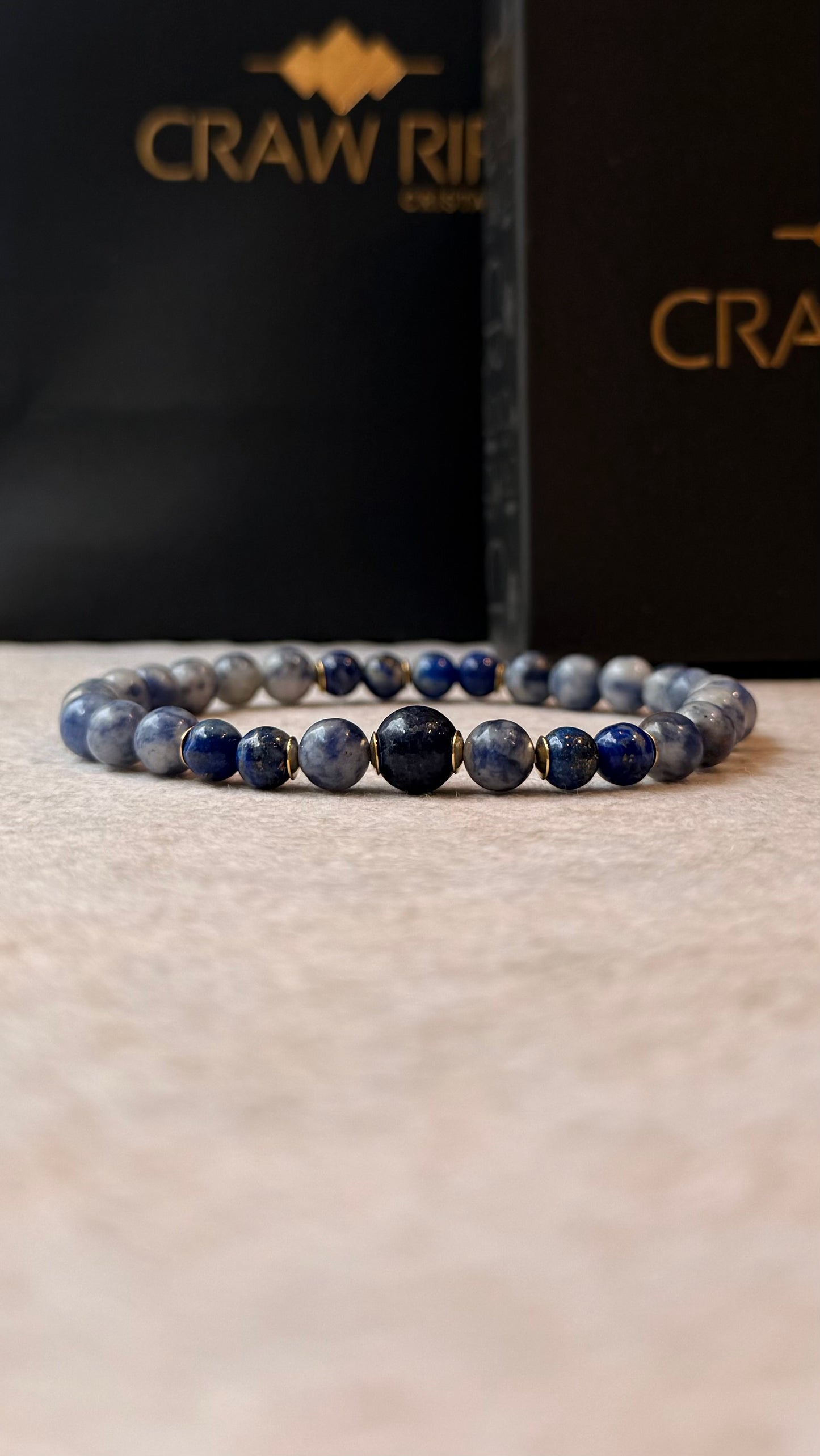 CR Deluxe | Sodalita e Lápis-Lazúli – Intuição, Espiritualidade e Harmonia (Banho Ouro 18K)