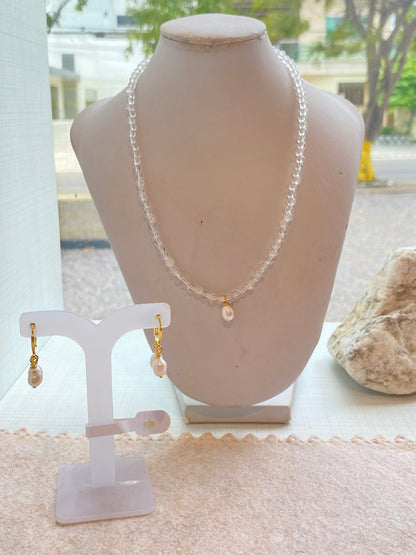 Conjunto Quartzo Cristal e Pérola – Clareza Mental, Purificação e Limpeza (Banho Ouro 18K)