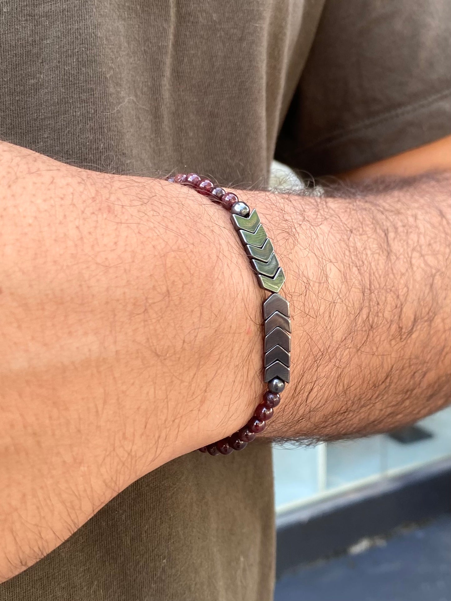 CR Essentials | Pedra Granada e Hematita – Prosperidade, Determinação e Fortalecimento Pessoal