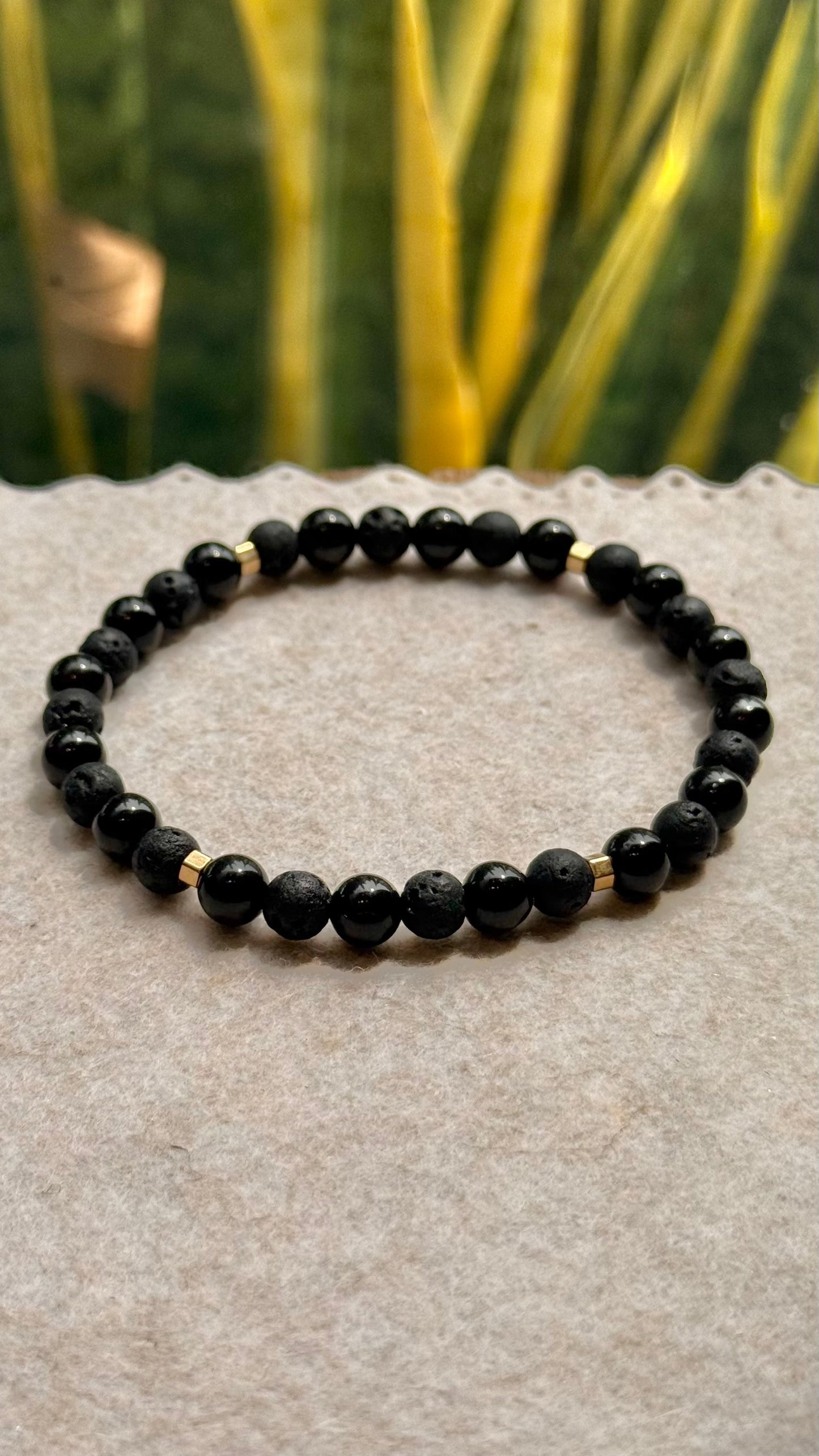 CR Prime | Lava Vulcânica e Turmalina Negra – Proteção, AntiStress e Clareza (Banho Ouro 18K)