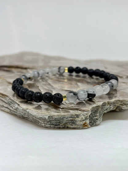 CR Prime | Quartzo Turmalinado e Lava Vulcânica – Clareza, Purificação e Proteção (Banho Ouro 18K)