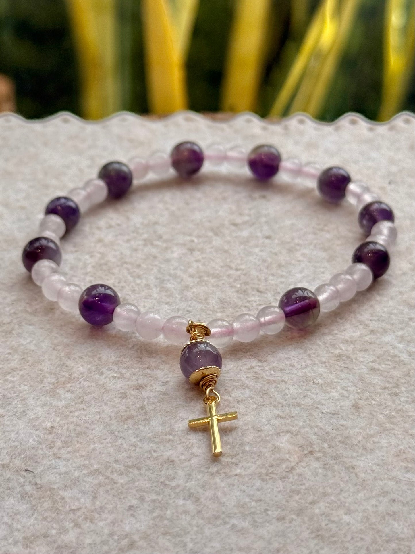 CR Terço de Mão | Quartzo Rosa e Ametista – Paz, Amor e Espiritualidade (Banho Ouro 18K)