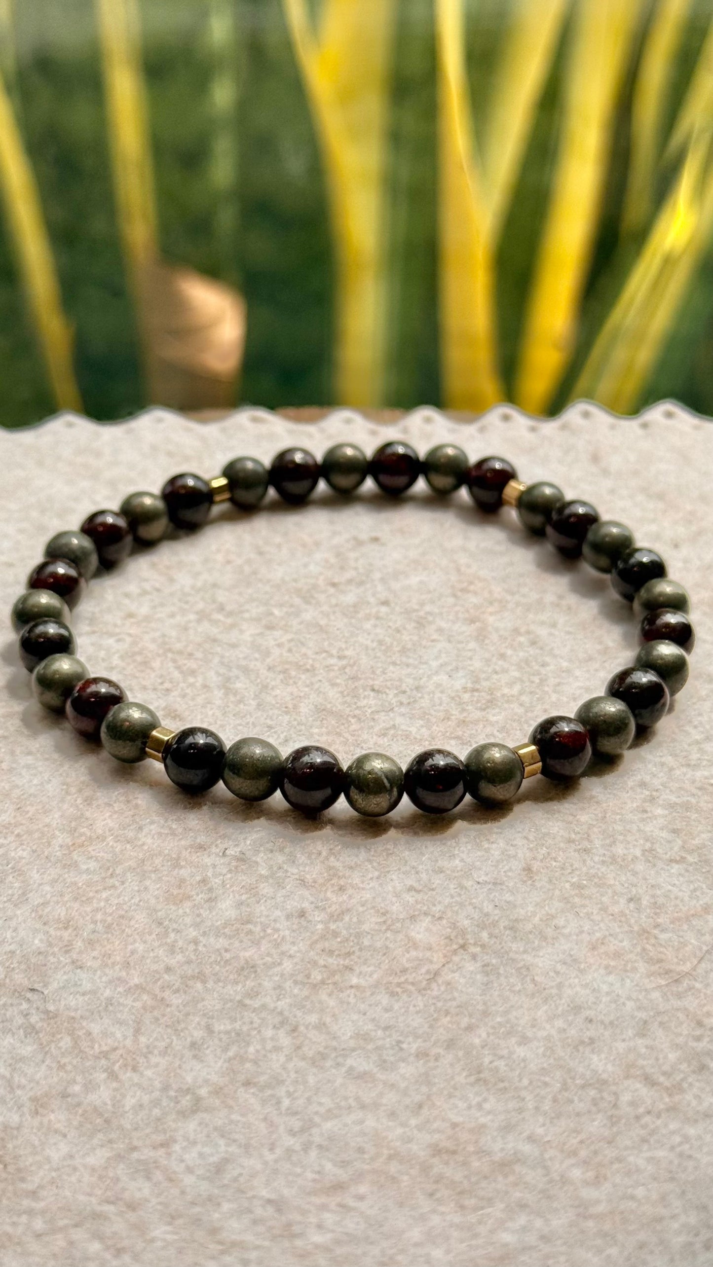 CR Prime | Pirita e Granada – Prosperidade, Determinação e Vitalidade (Banho Ouro 18K)