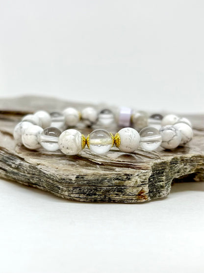 CR Golden | Howlita e Quartzo Cristal – Paz, Calmaria e Clareza (Banho Ouro 18K)