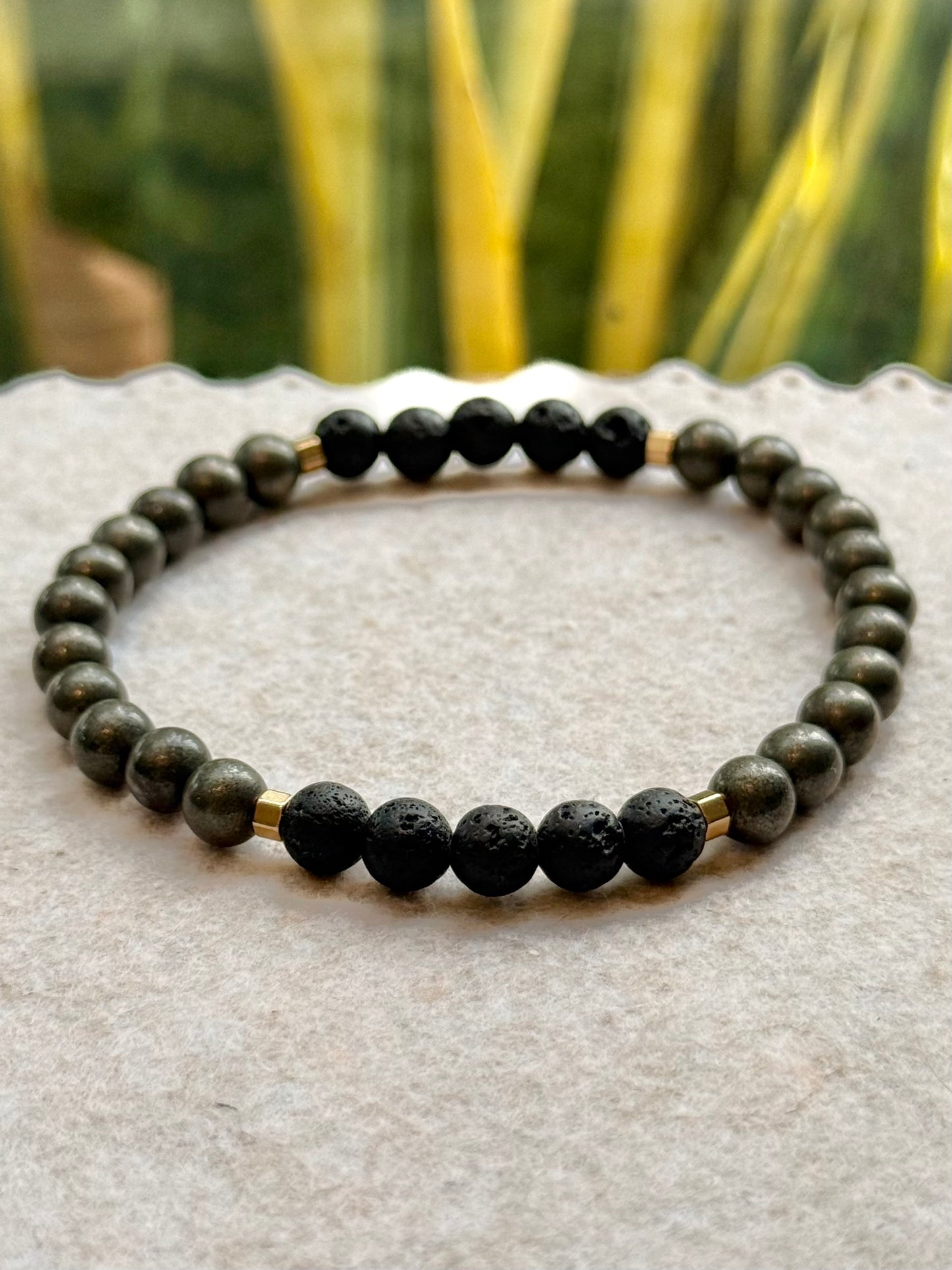 CR Prime | Lava Vulcânica e Pirita – Proteção, Prosperidade e Crescimento (Banho Ouro 18K)