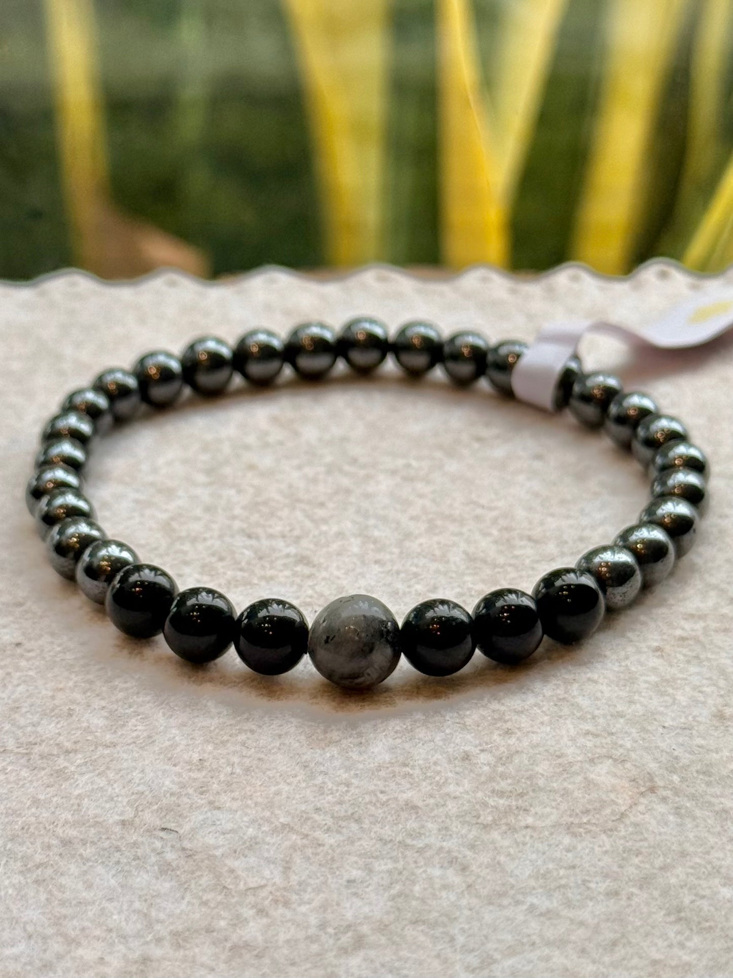 CR Essentials | Hematita, Turmalina Negra e Labradorita – Proteção, Coragem e Controle Mental