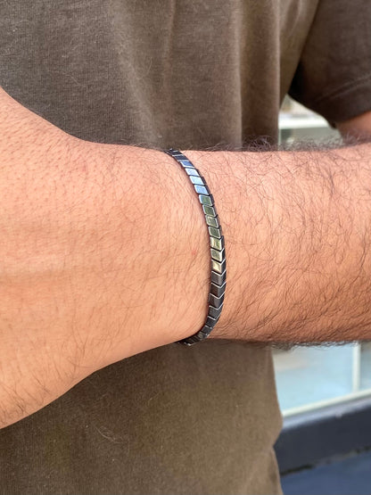 CR Flecha | Hematita – Proteção, Coragem e Força Pessoal