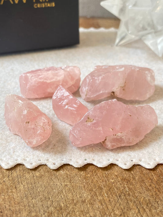 Pedra Bruta | Quartzo Rosa - Paz, Amor e Autoestima